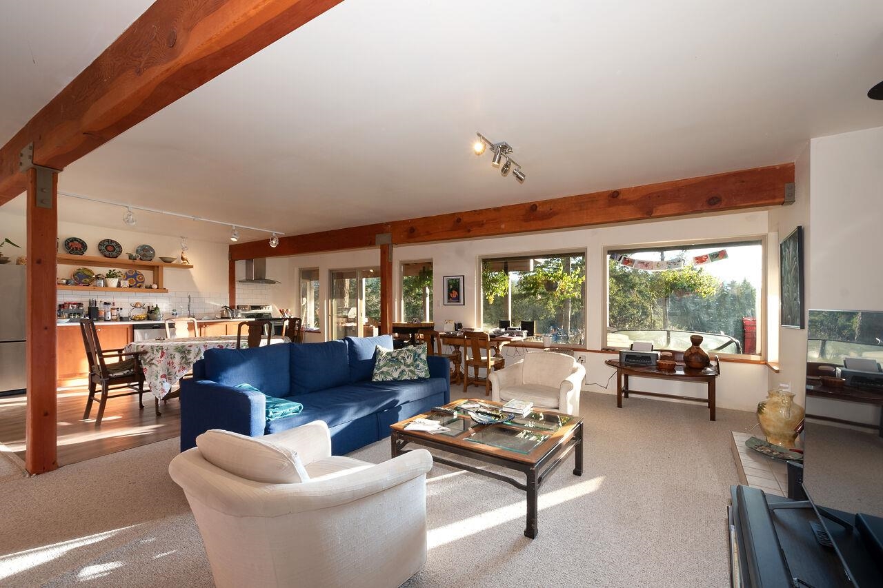 Listing image of 620 LAURA ROAD