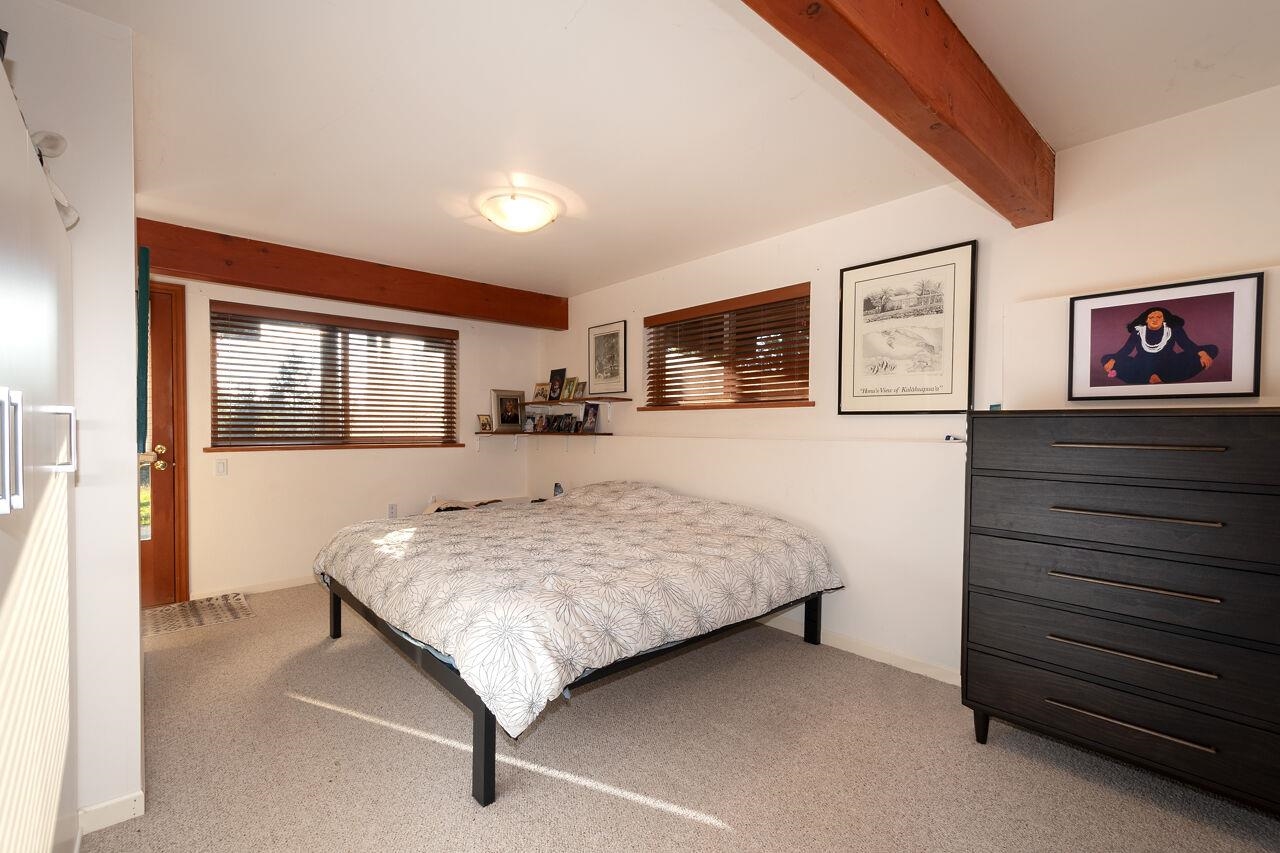 Listing image of 620 LAURA ROAD