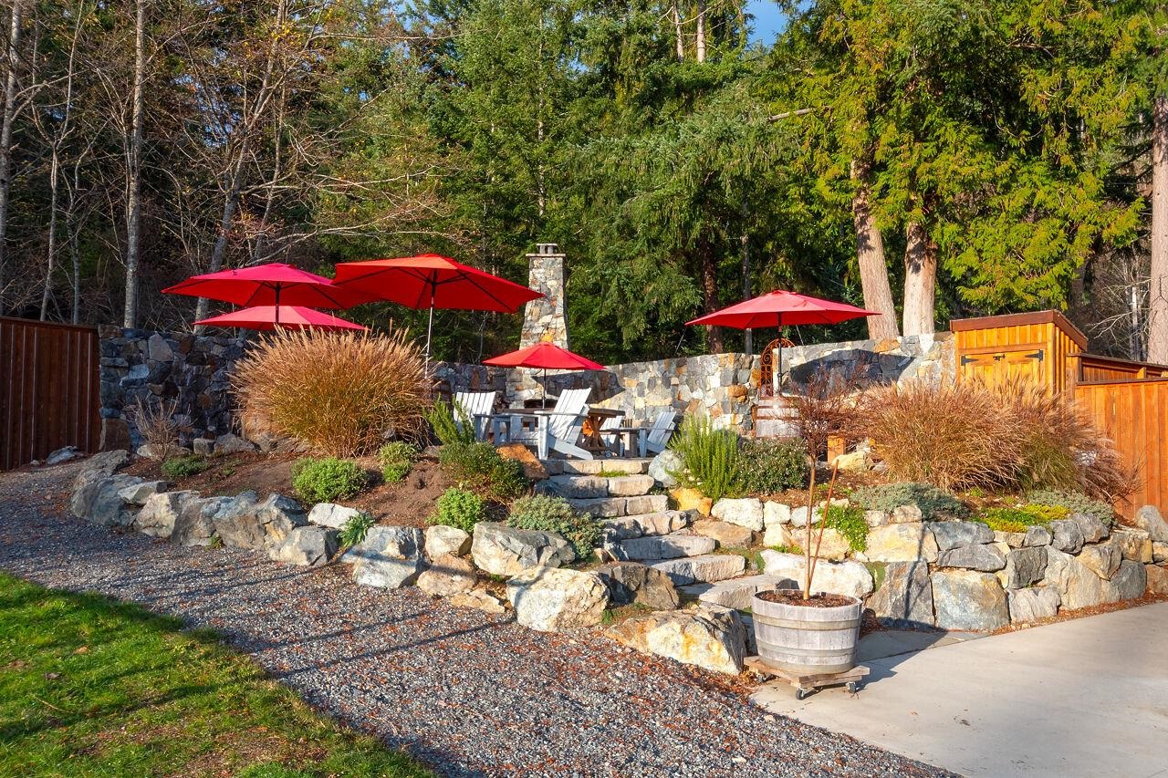 Listing image of 620 LAURA ROAD
