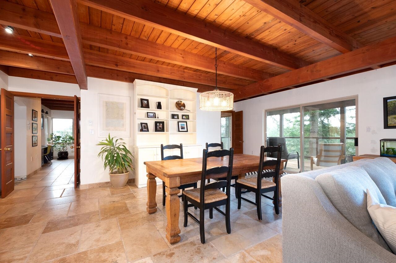 Listing image of 620 LAURA ROAD
