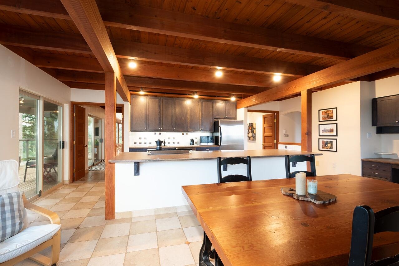 Listing image of 620 LAURA ROAD