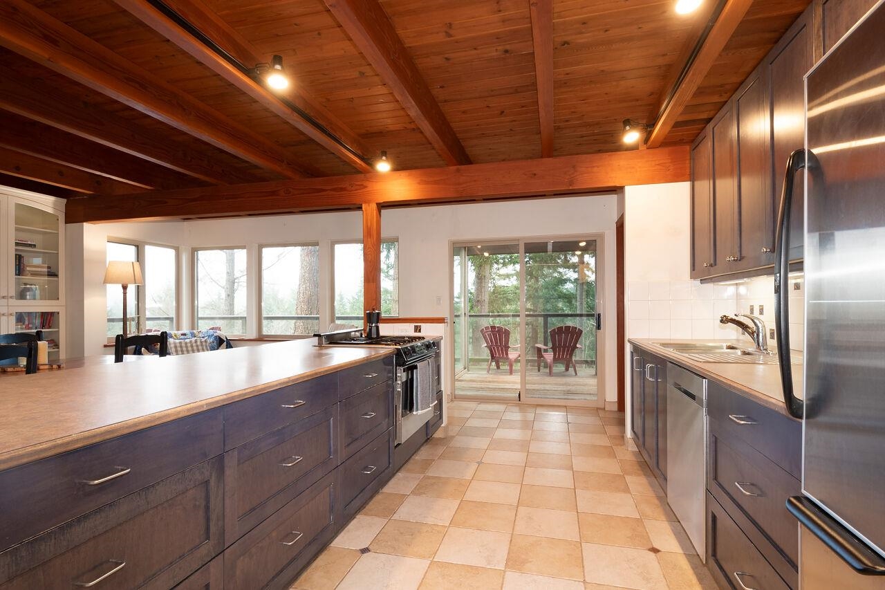 Listing image of 620 LAURA ROAD
