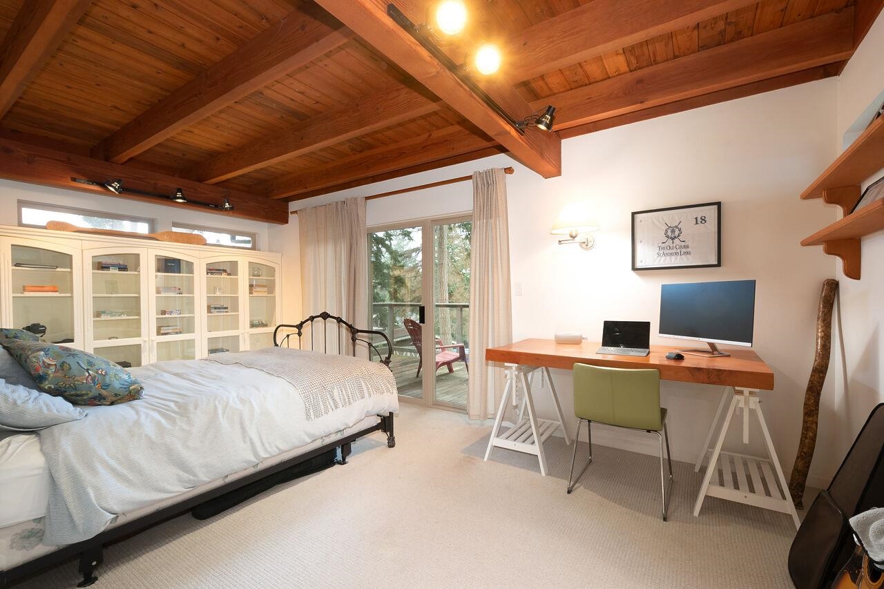 Listing image of 620 LAURA ROAD