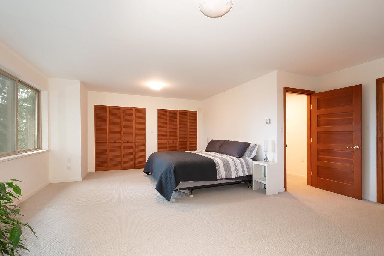 Listing image of 620 LAURA ROAD