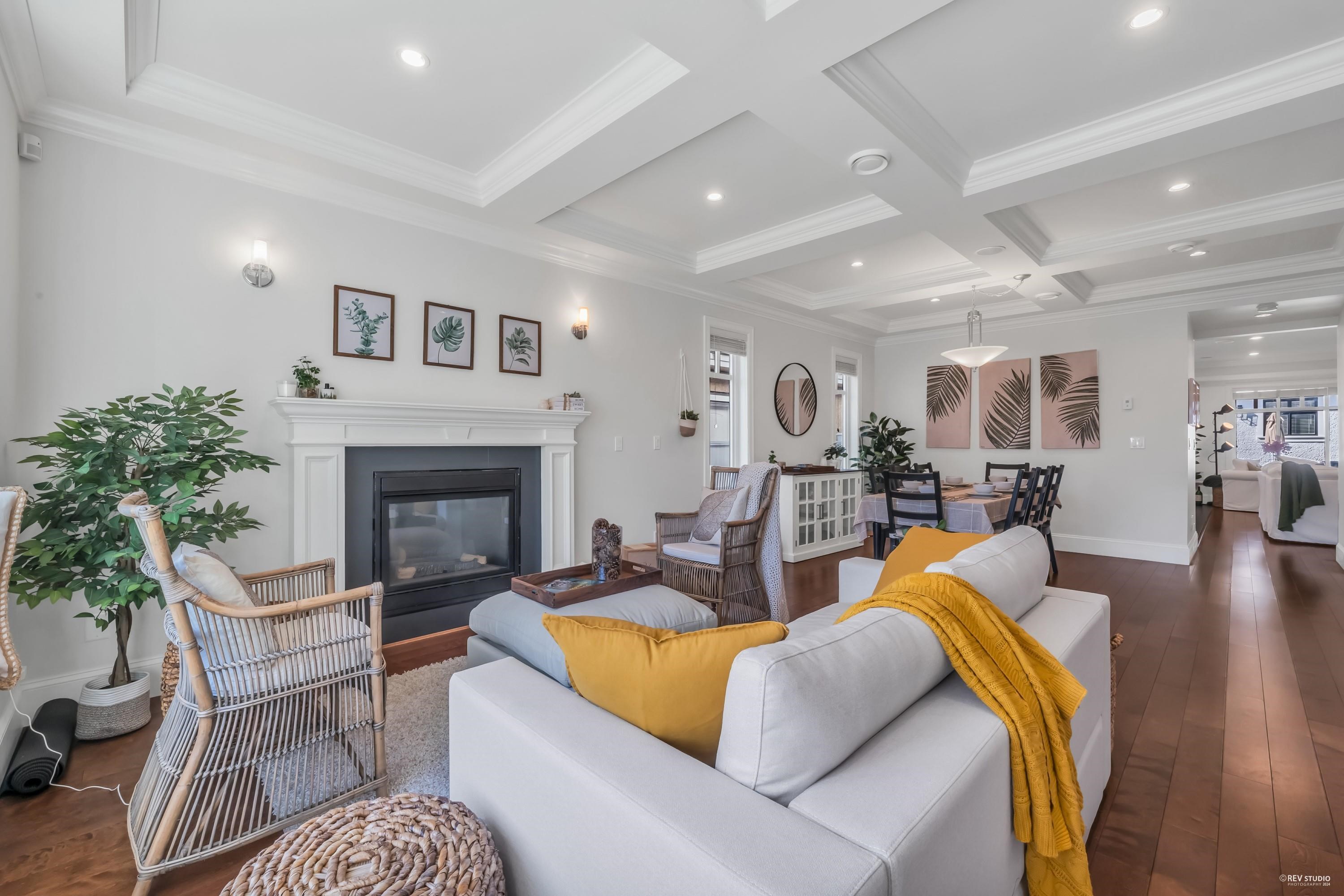 Listing image of 338 W 17TH STREET