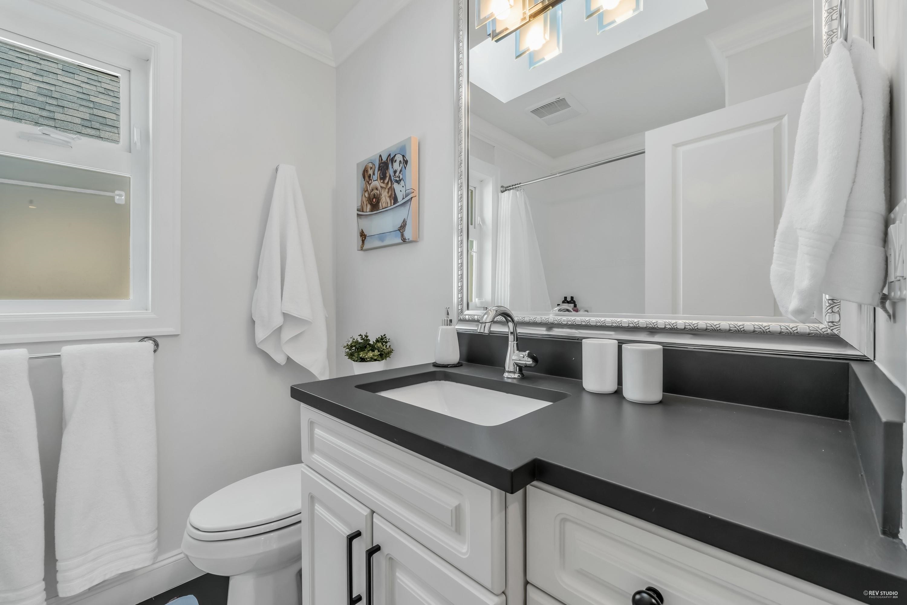 Listing image of 338 W 17TH STREET