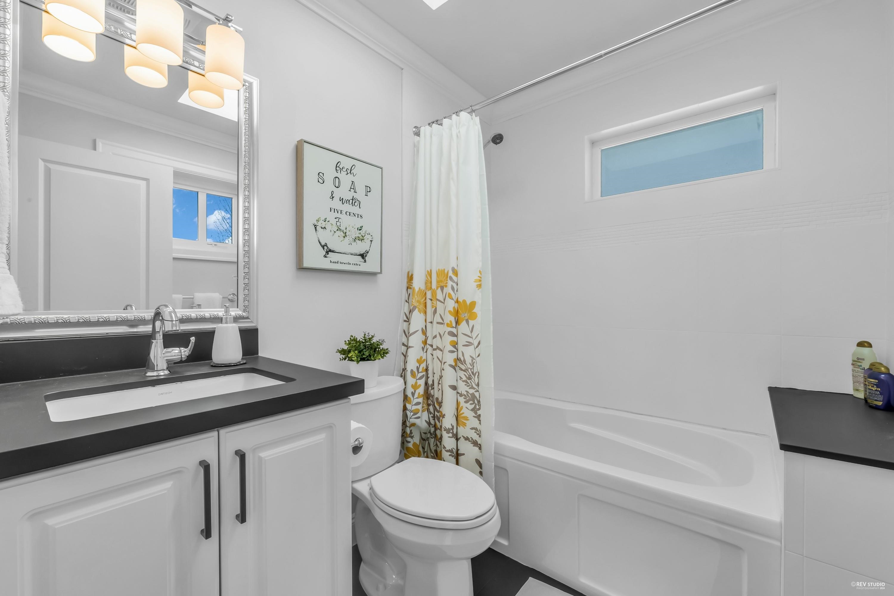 Listing image of 338 W 17TH STREET