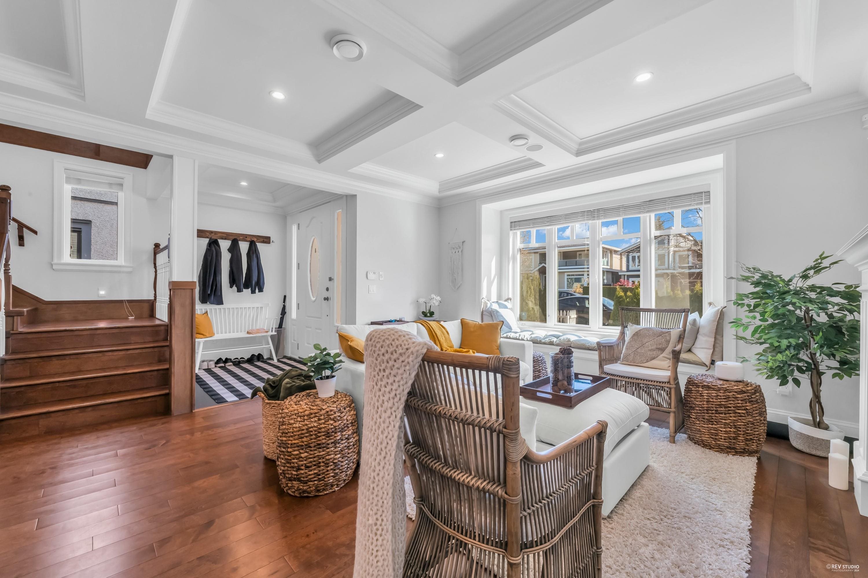 Listing image of 338 W 17TH STREET
