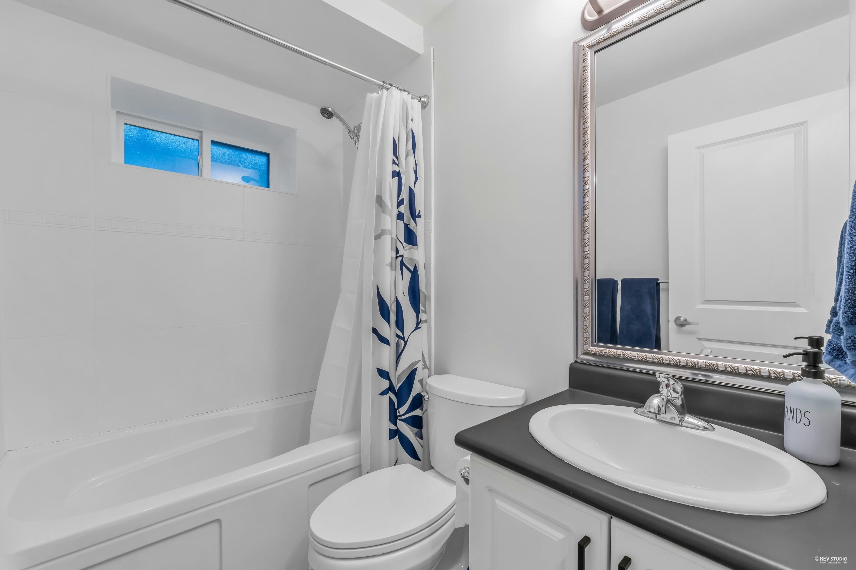 Listing image of 338 W 17TH STREET