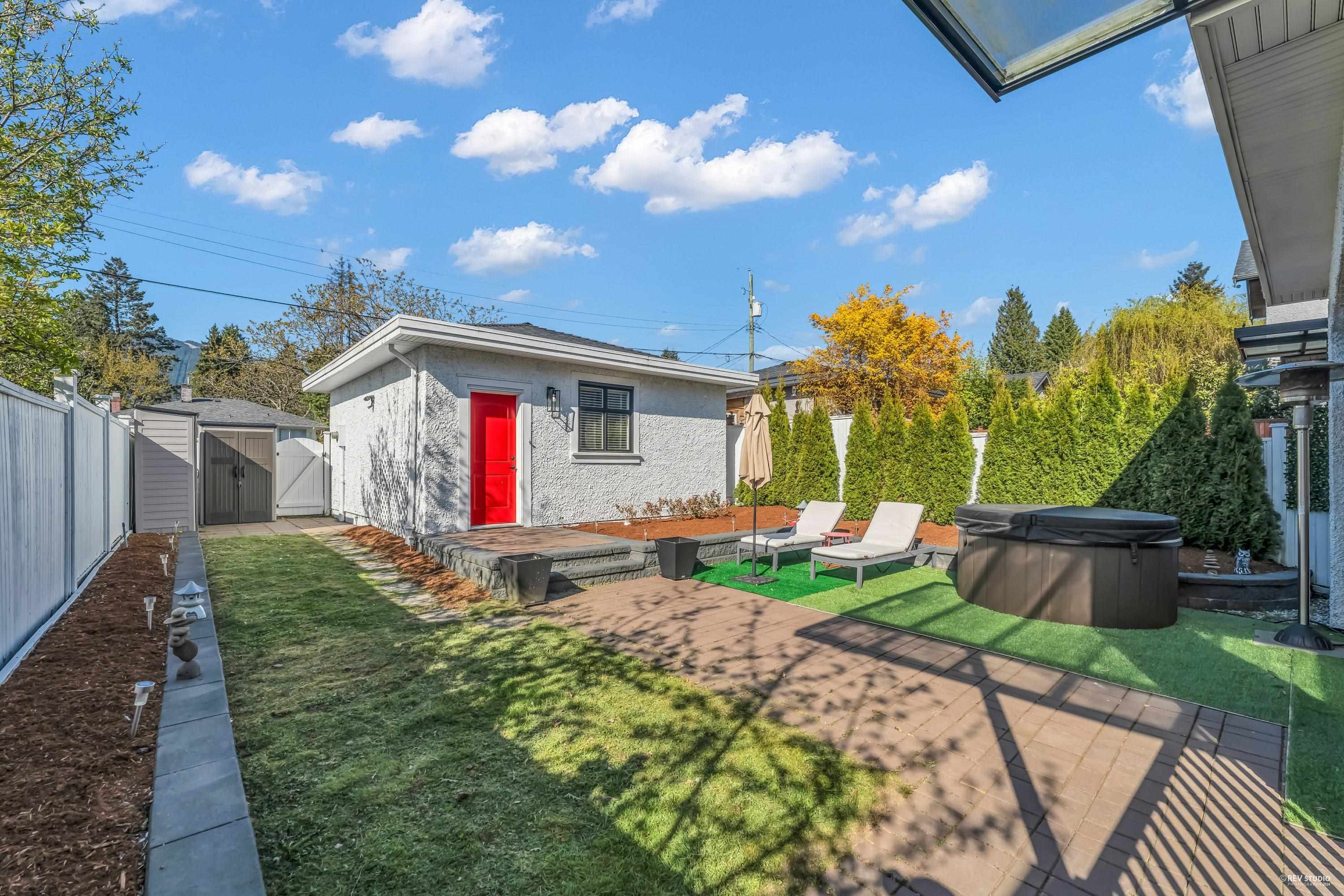Listing image of 338 W 17TH STREET