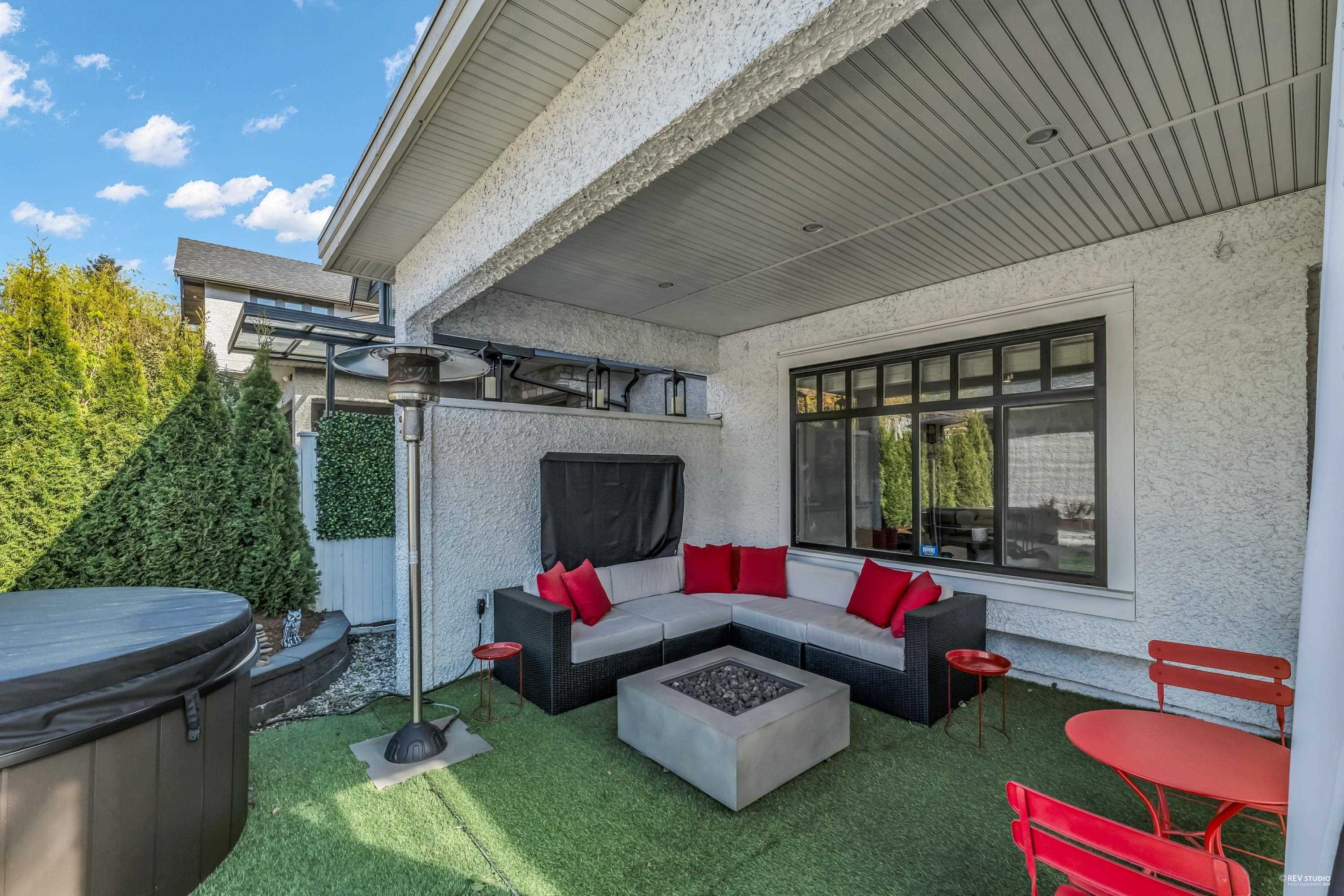Listing image of 338 W 17TH STREET