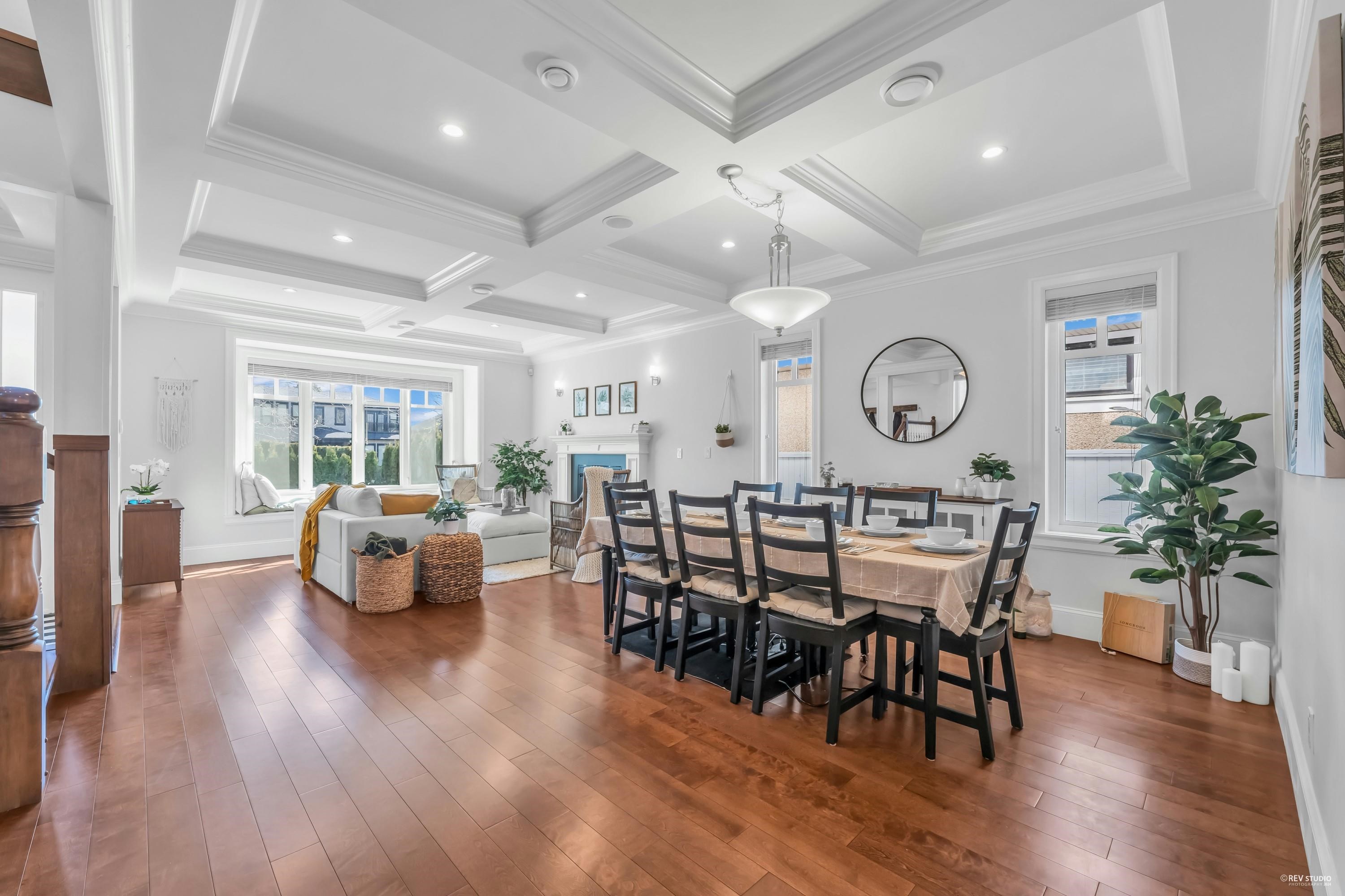 Listing image of 338 W 17TH STREET
