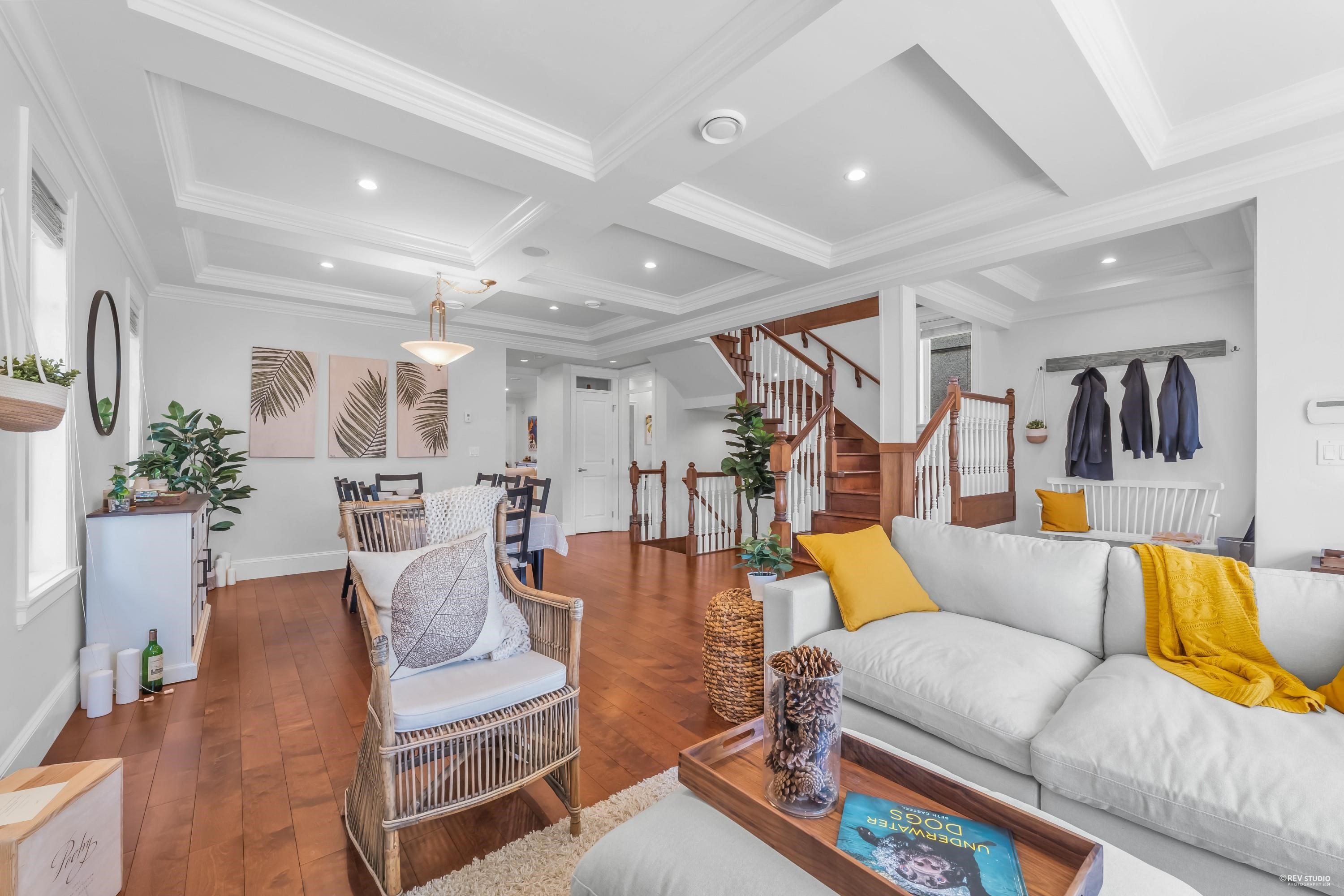Listing image of 338 W 17TH STREET