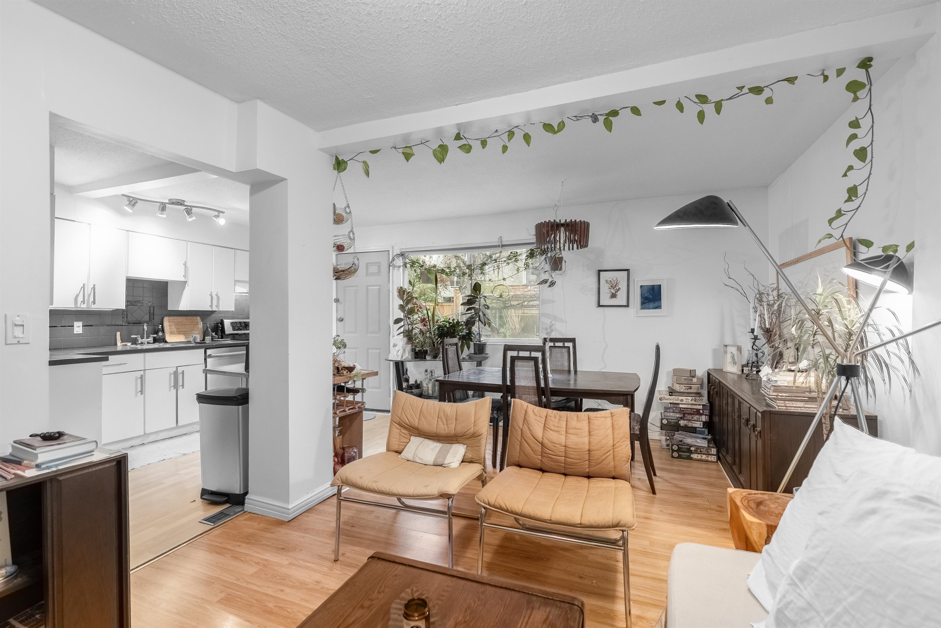 Listing image of 610 SALSBURY DRIVE