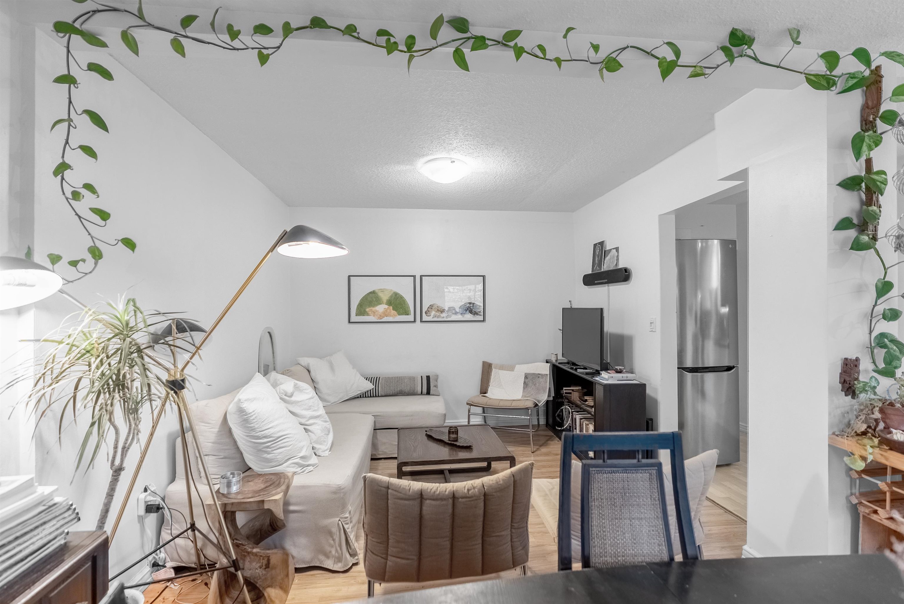 Listing image of 610 SALSBURY DRIVE