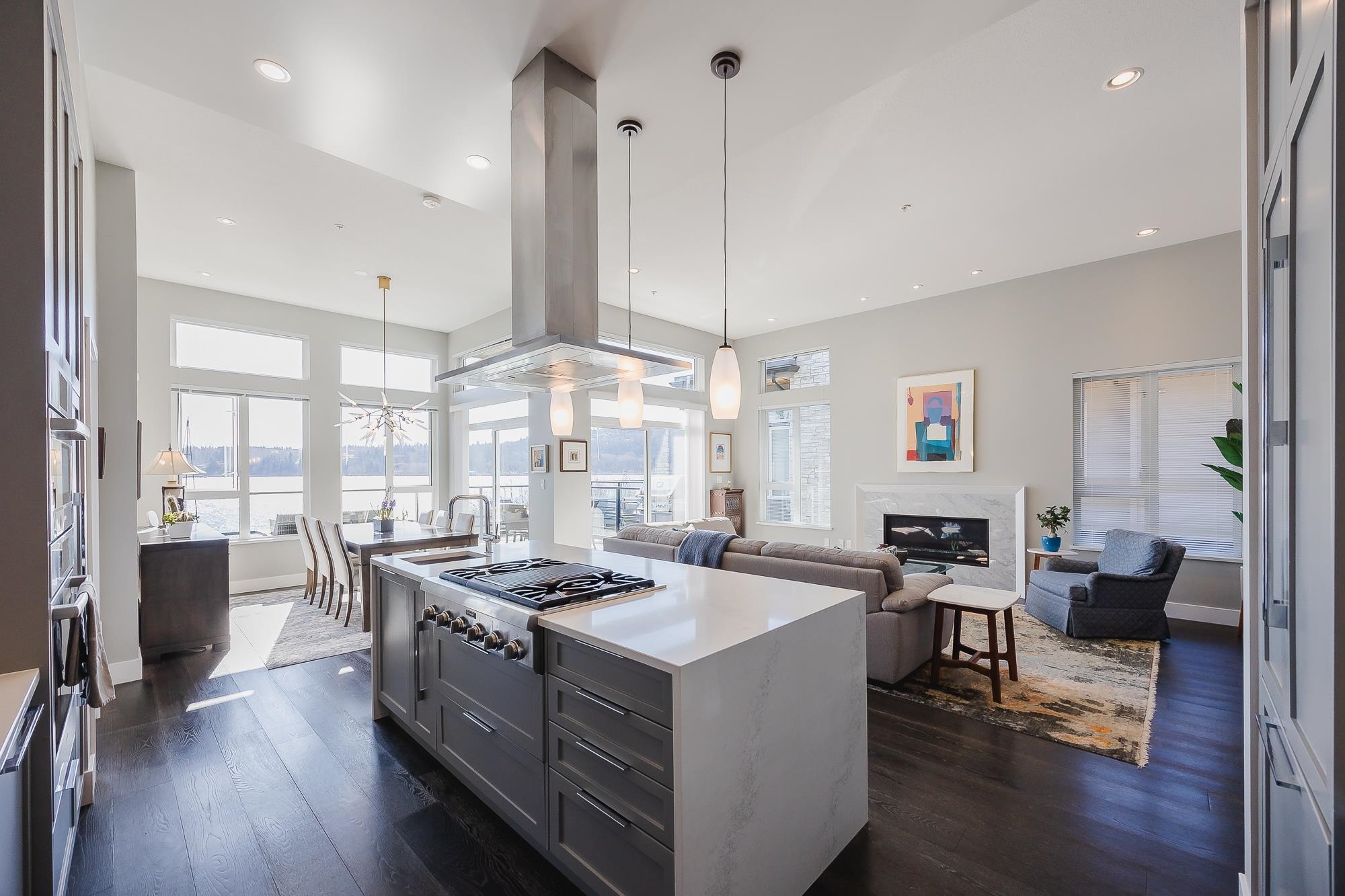 Listing image of 3913 CATES LANDING WAY