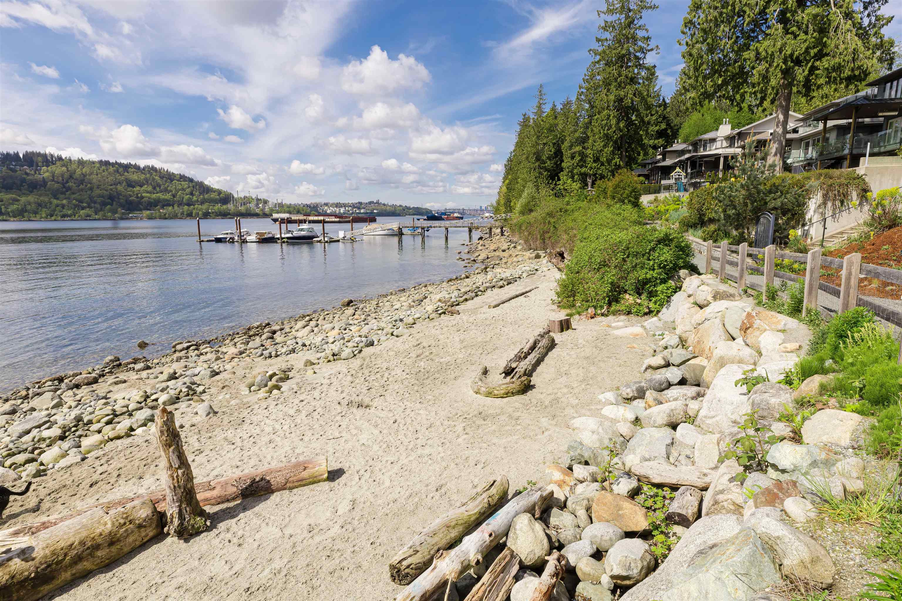 Listing image of 3913 CATES LANDING WAY