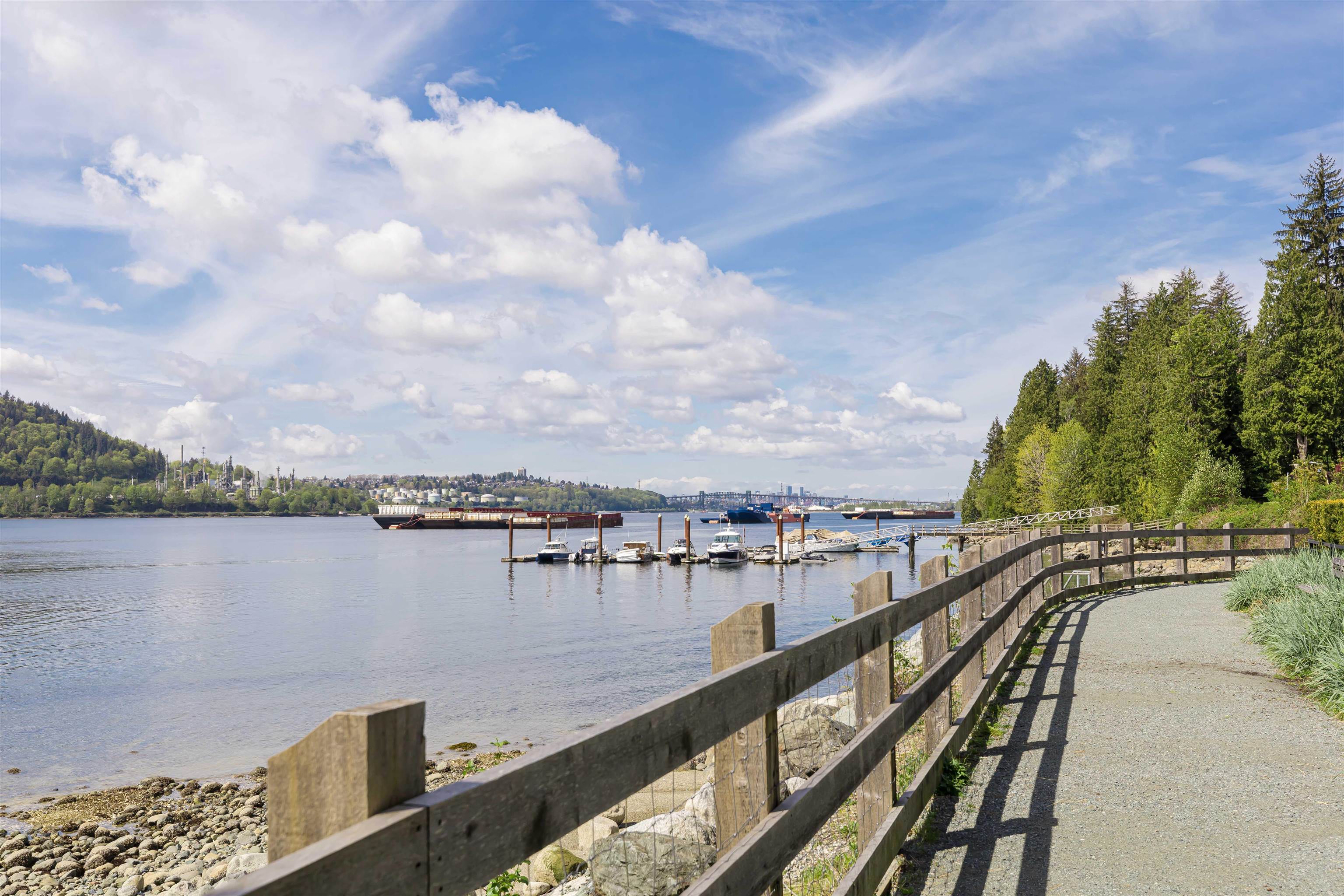 Listing image of 3913 CATES LANDING WAY