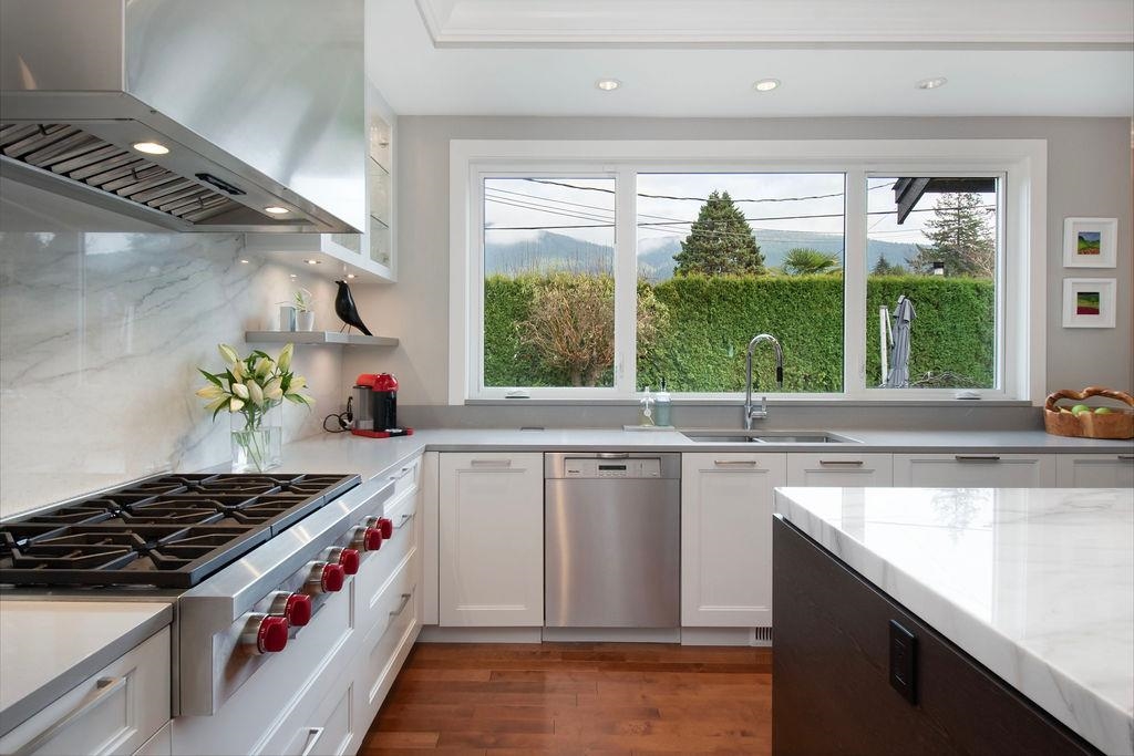 Listing image of 956 BELMONT AVENUE