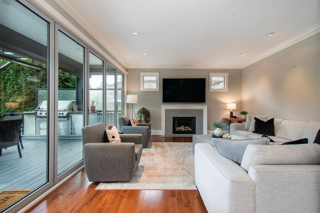 Listing image of 956 BELMONT AVENUE