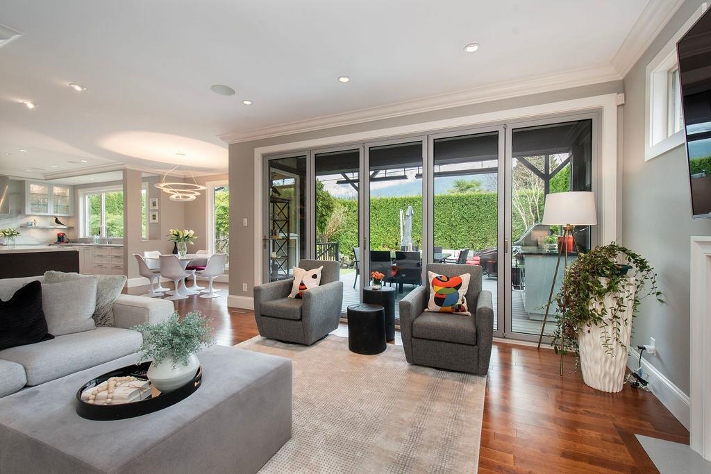 Listing image of 956 BELMONT AVENUE