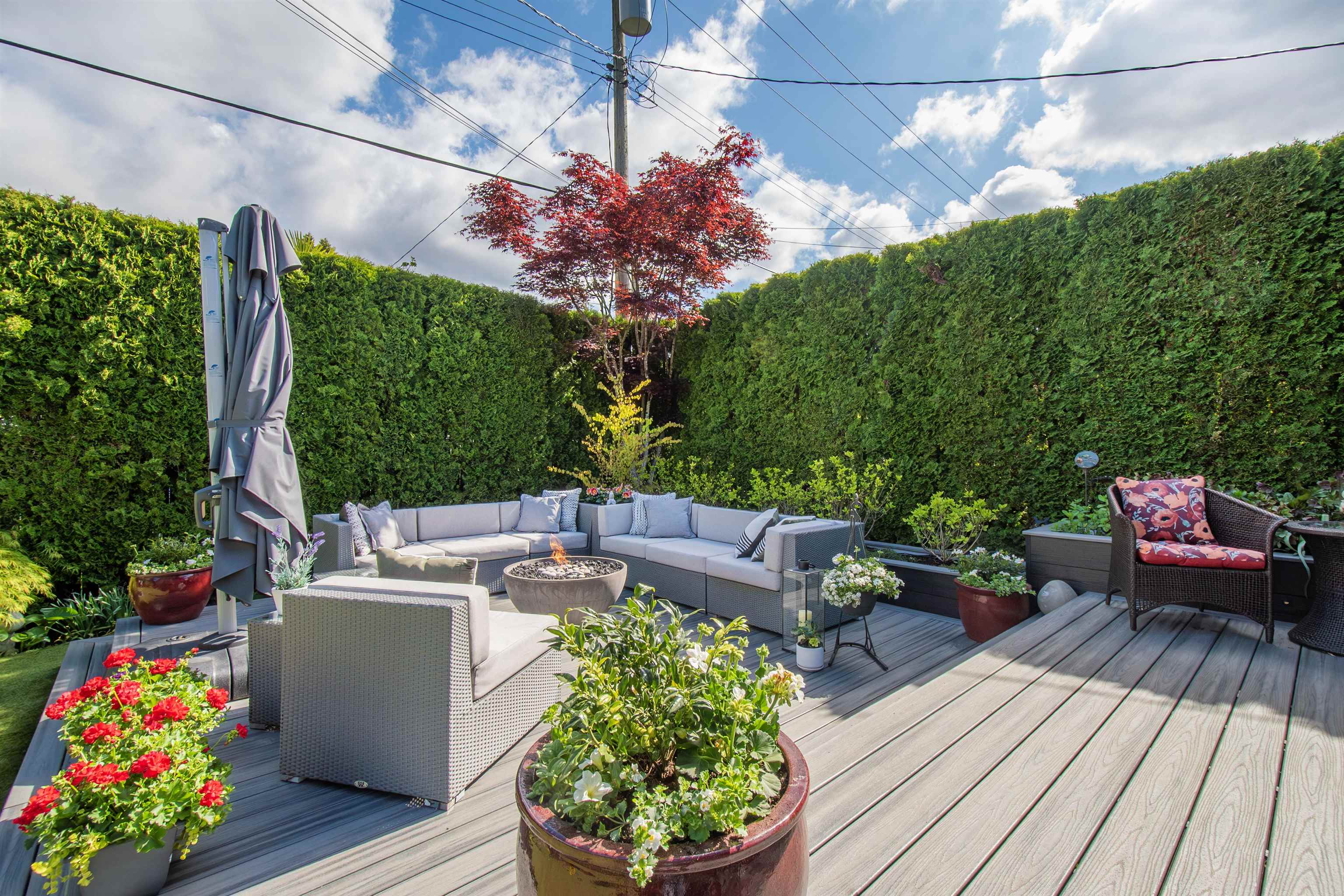 Listing image of 956 BELMONT AVENUE