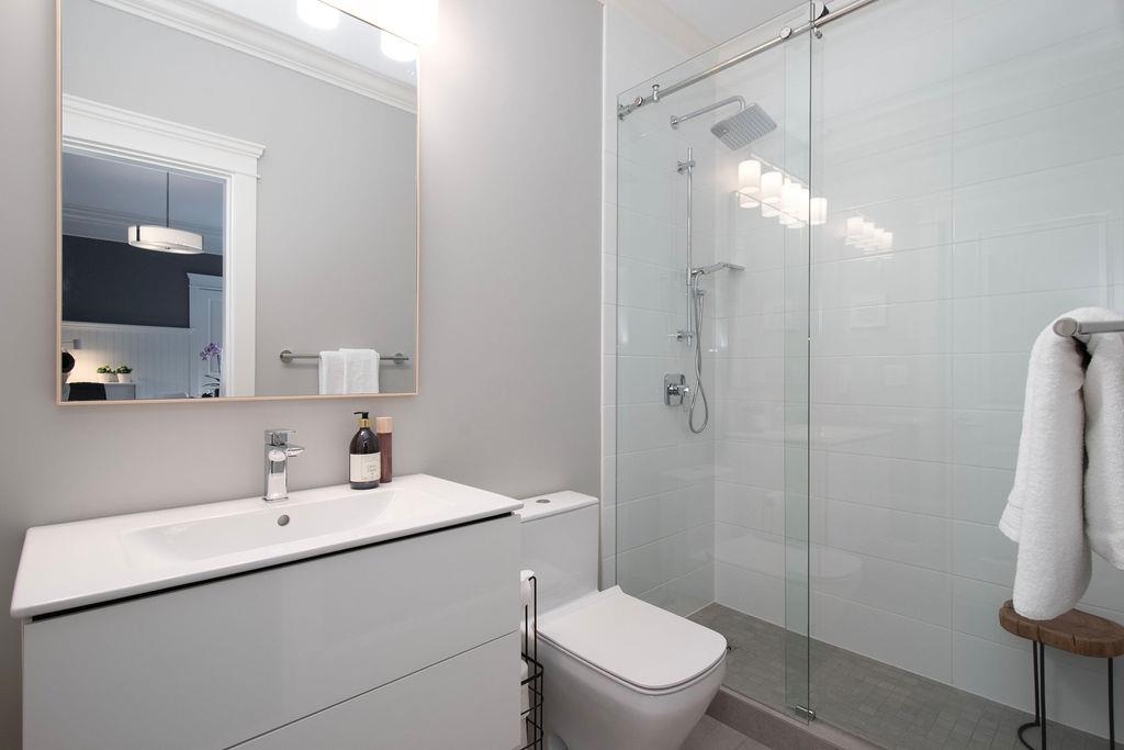 Listing image of 956 BELMONT AVENUE