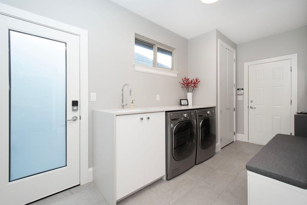 Listing image of 956 BELMONT AVENUE
