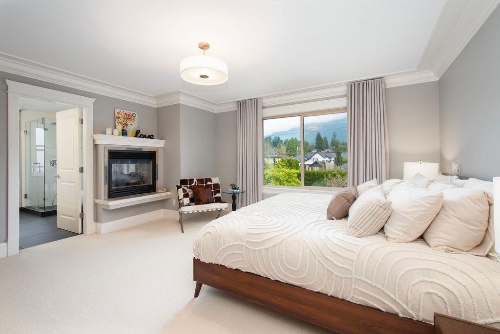 Listing image of 956 BELMONT AVENUE