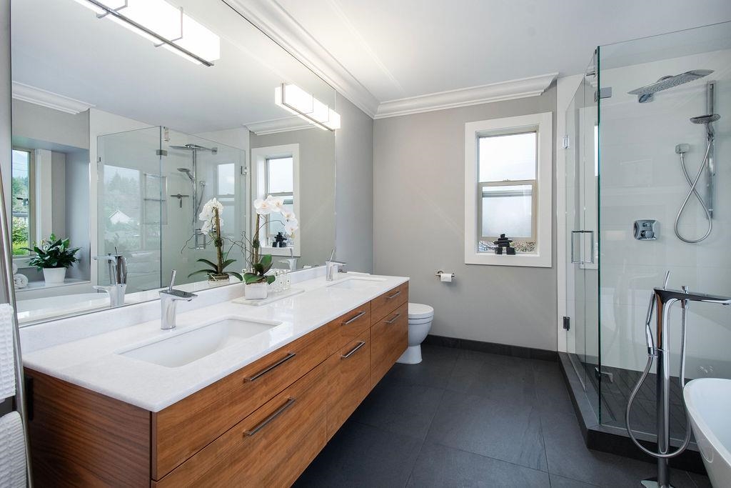 Listing image of 956 BELMONT AVENUE