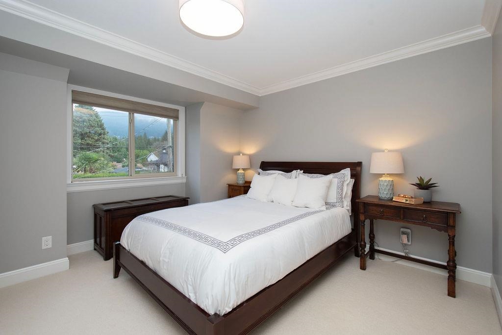 Listing image of 956 BELMONT AVENUE