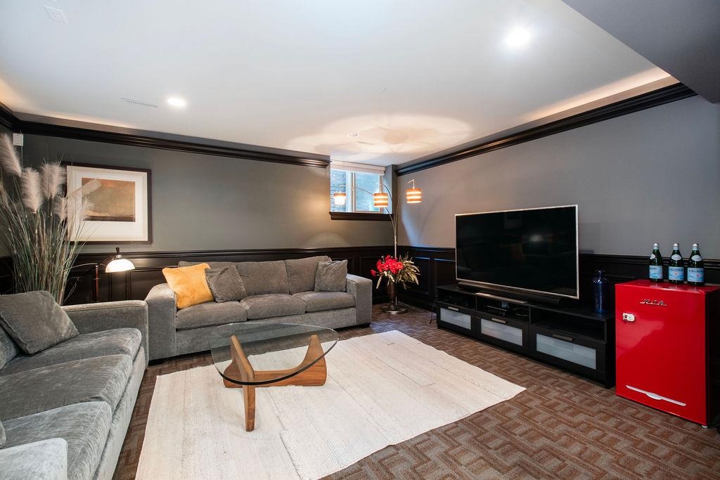 Listing image of 956 BELMONT AVENUE