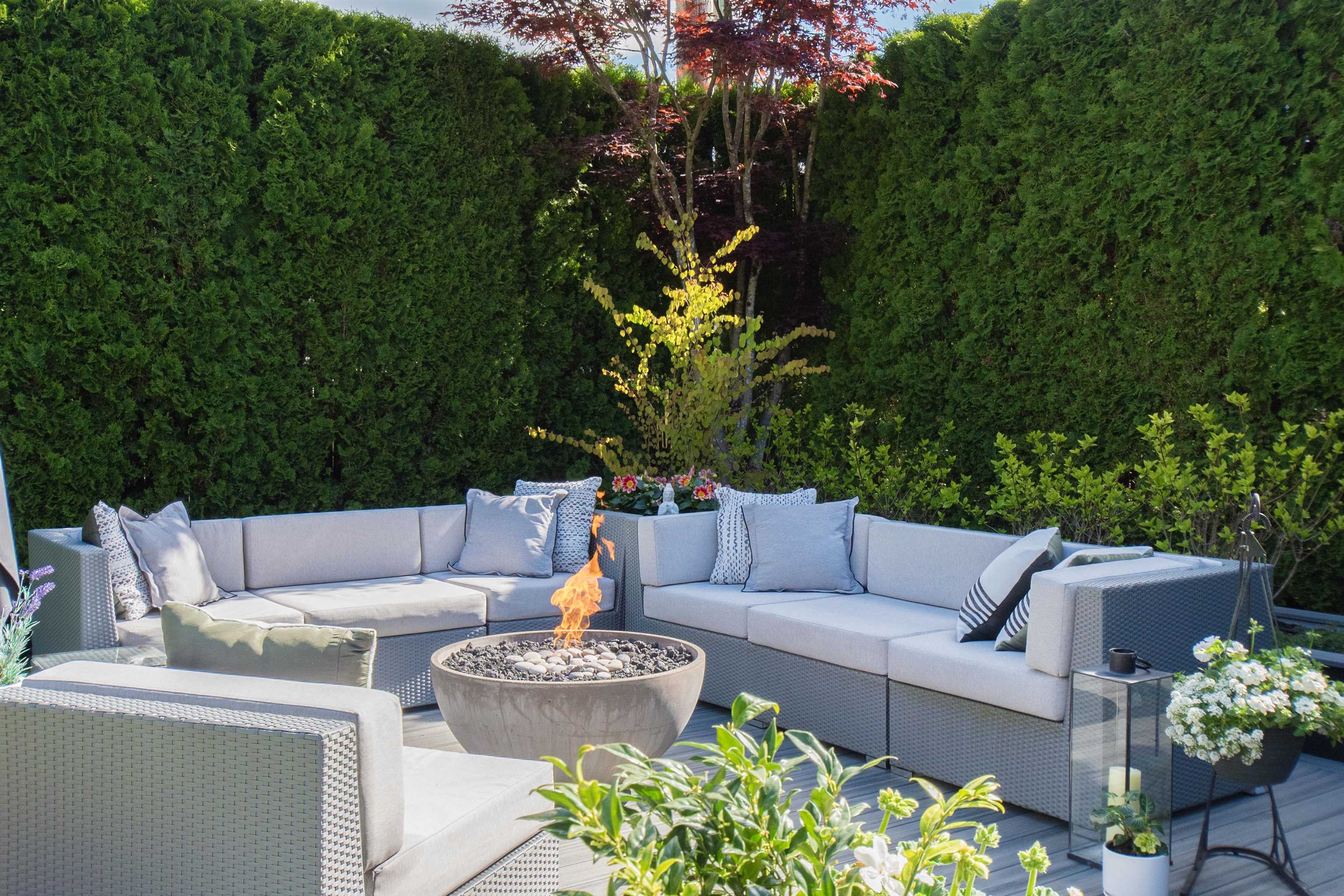 Listing image of 956 BELMONT AVENUE
