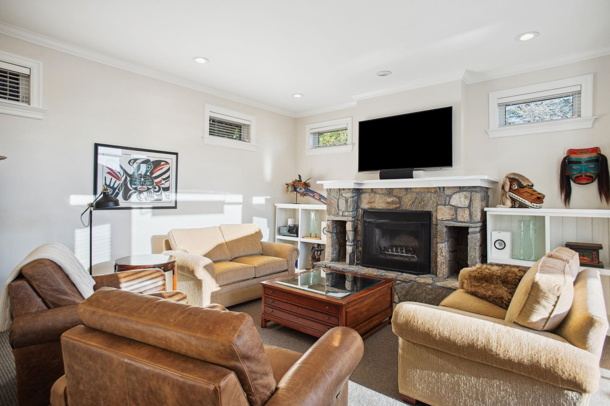 Listing image of 4668 HEADLAND DRIVE