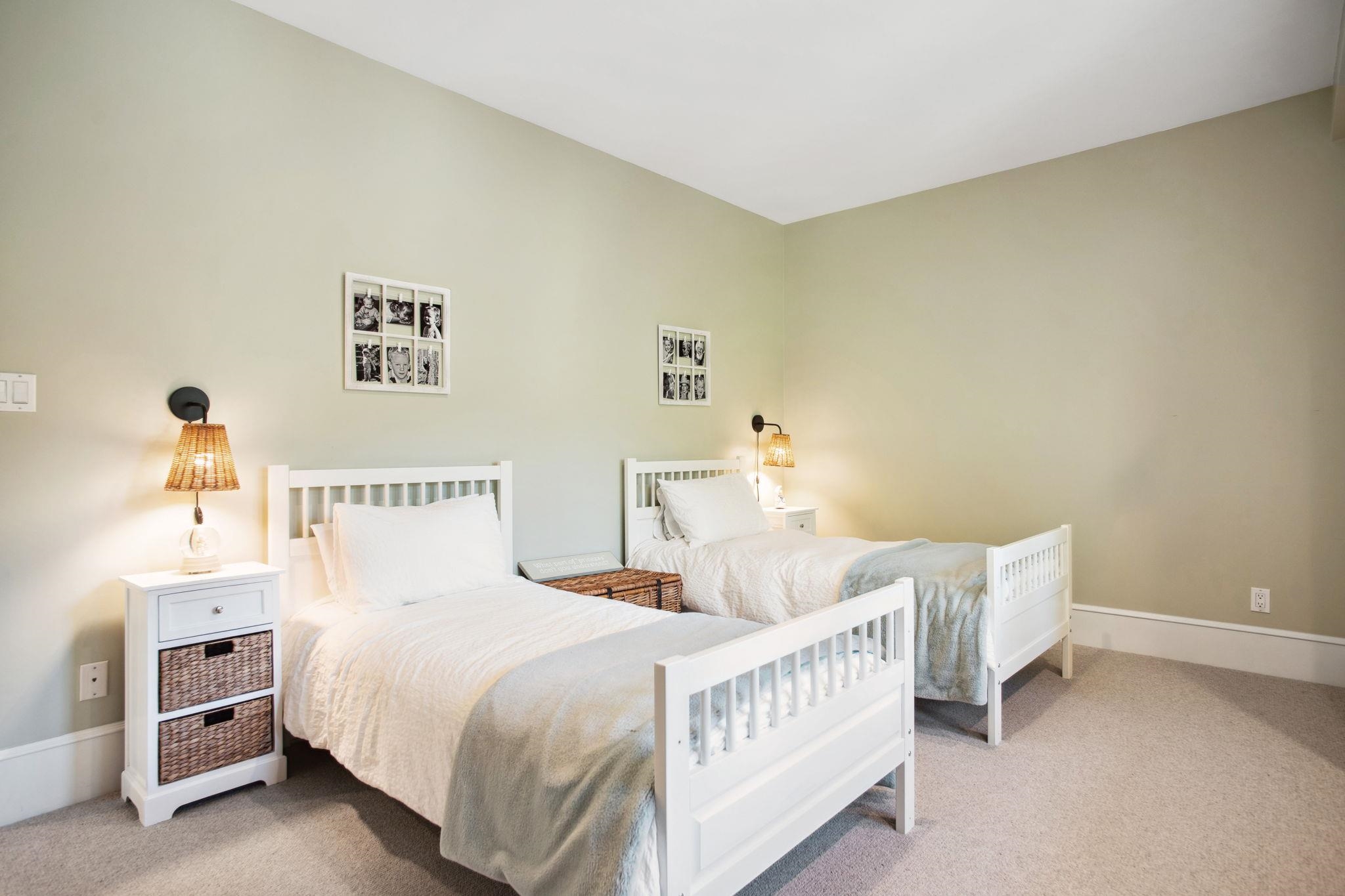 Listing image of 4668 HEADLAND DRIVE