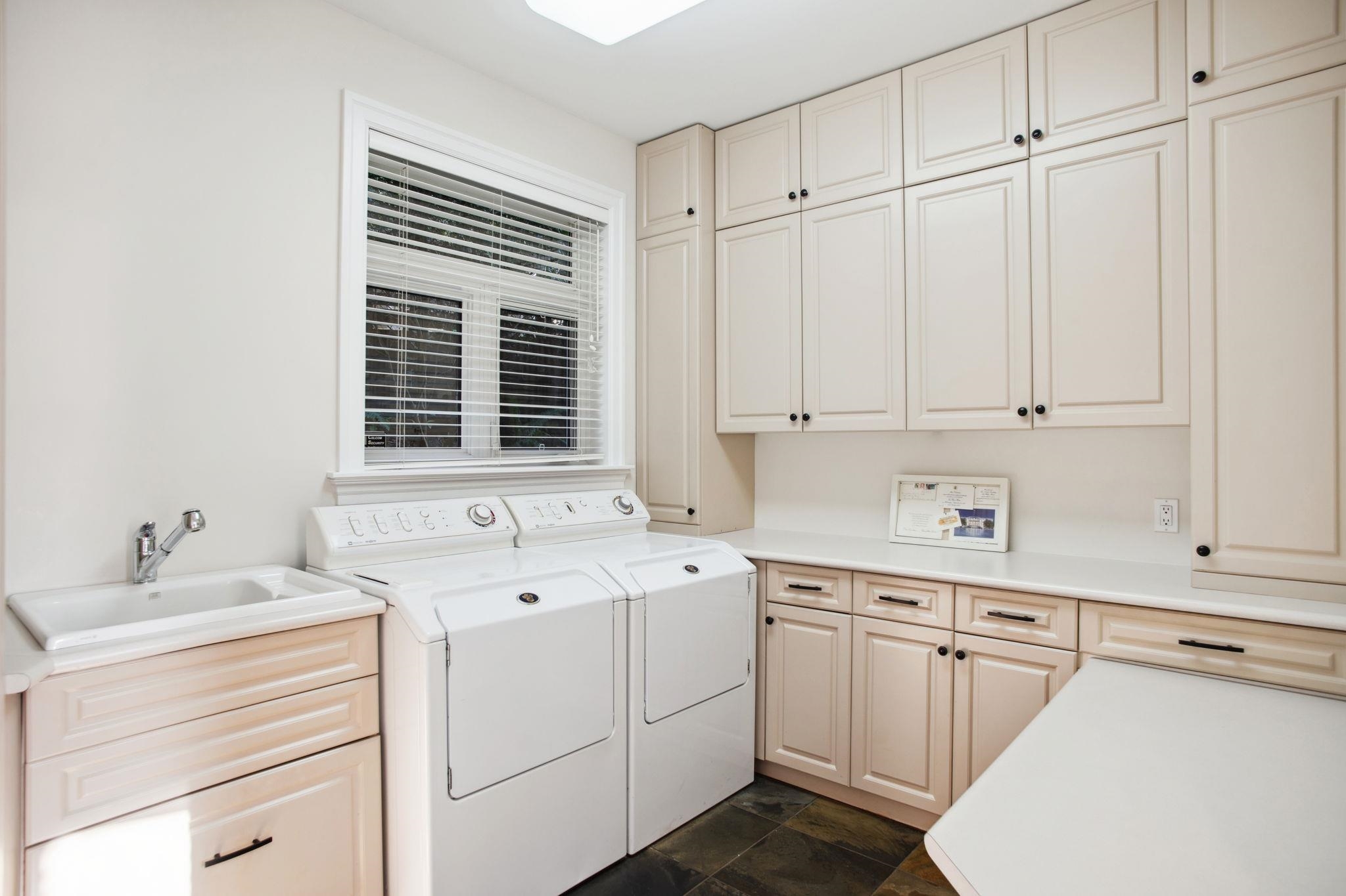 Listing image of 4668 HEADLAND DRIVE