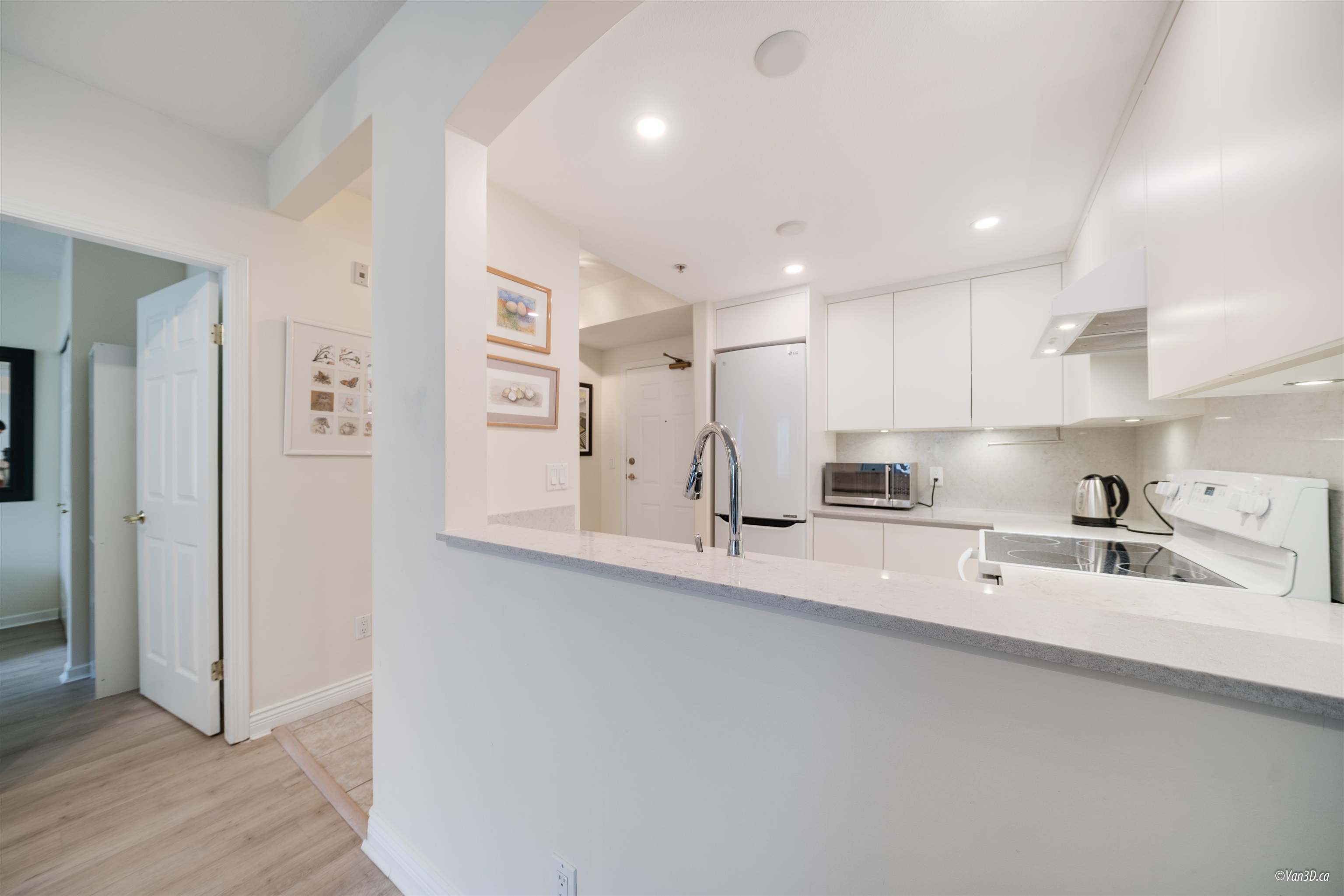 Listing image of 416 3608 DEERCREST DRIVE