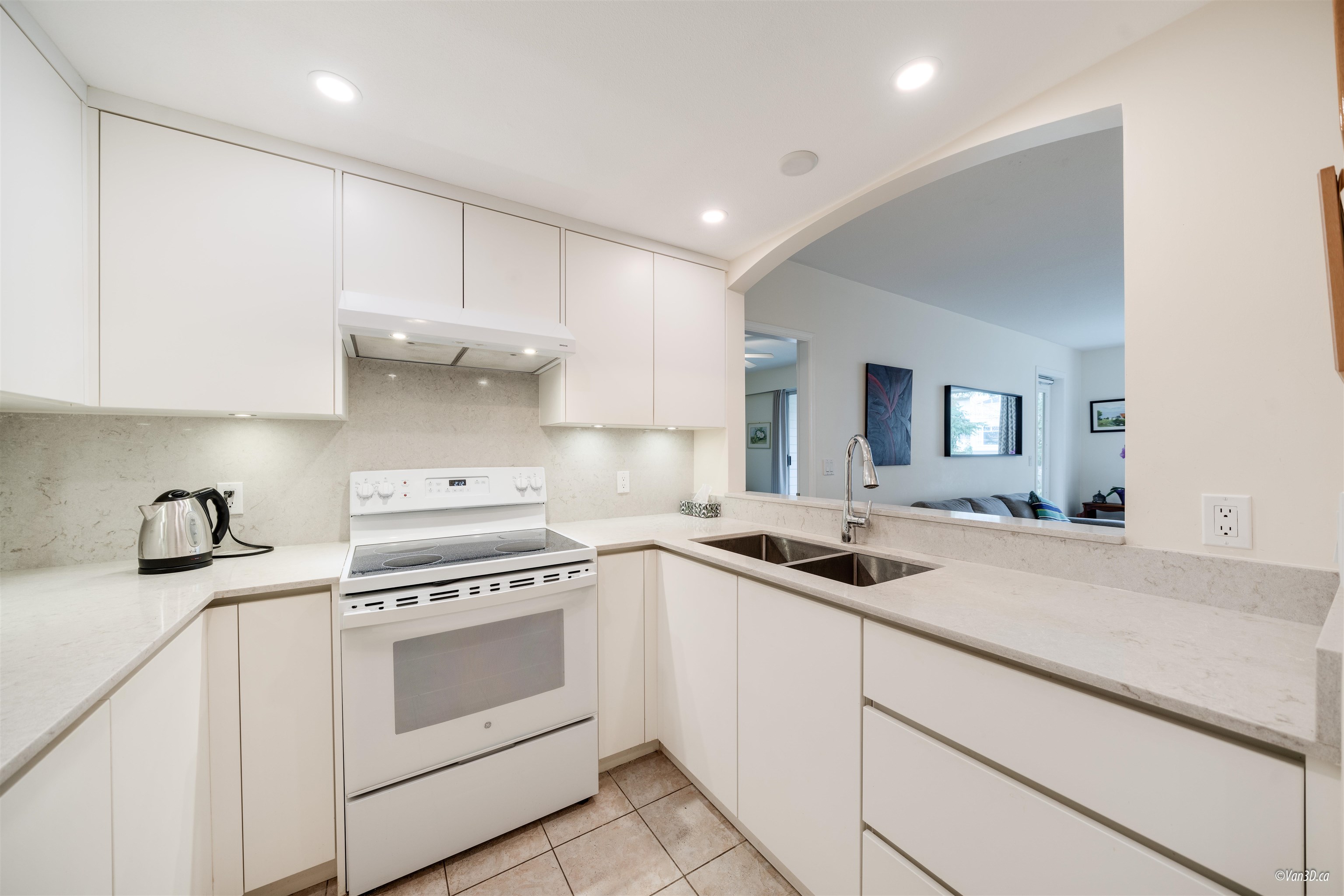 Listing image of 416 3608 DEERCREST DRIVE