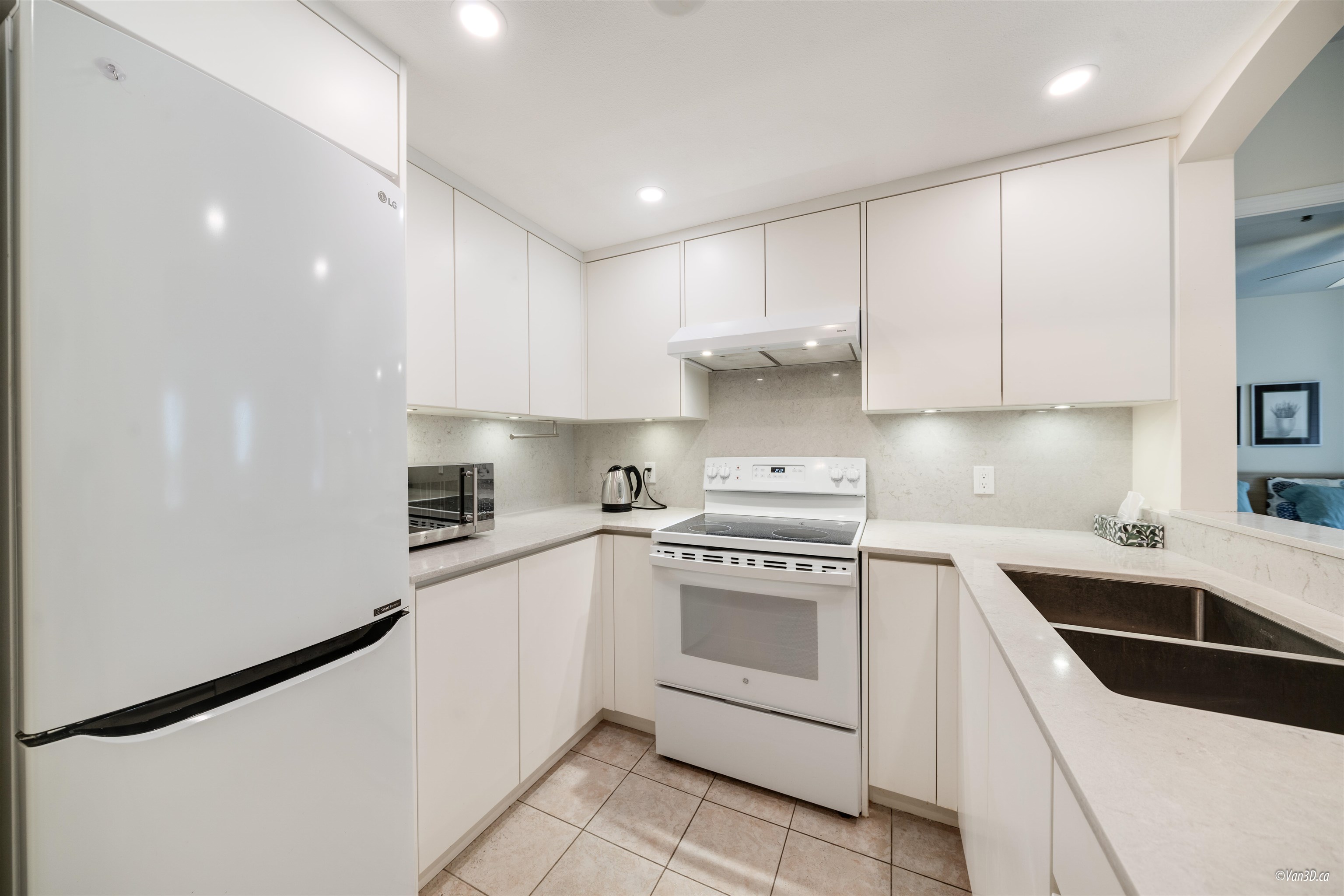 Listing image of 416 3608 DEERCREST DRIVE