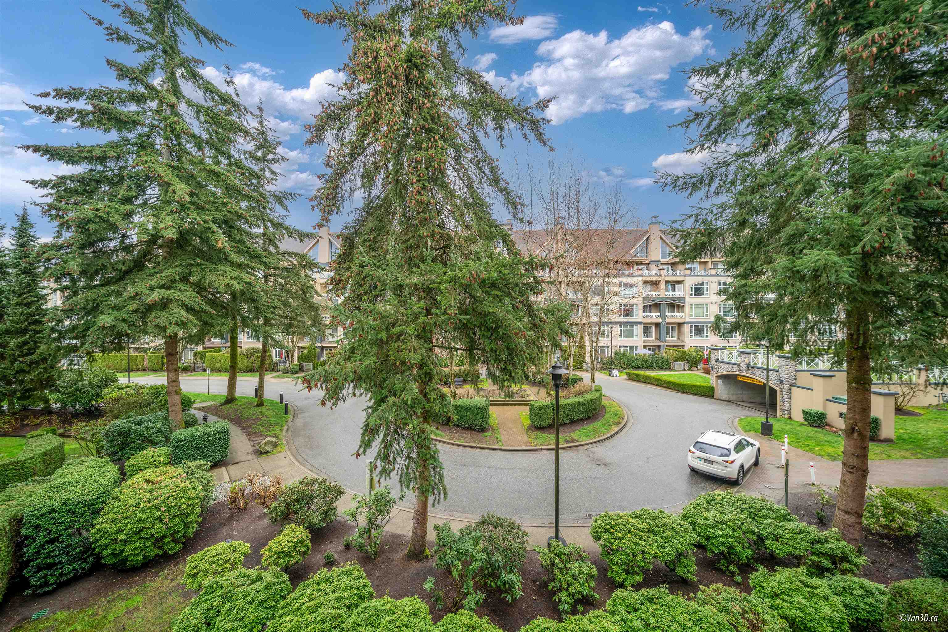 Listing image of 416 3608 DEERCREST DRIVE