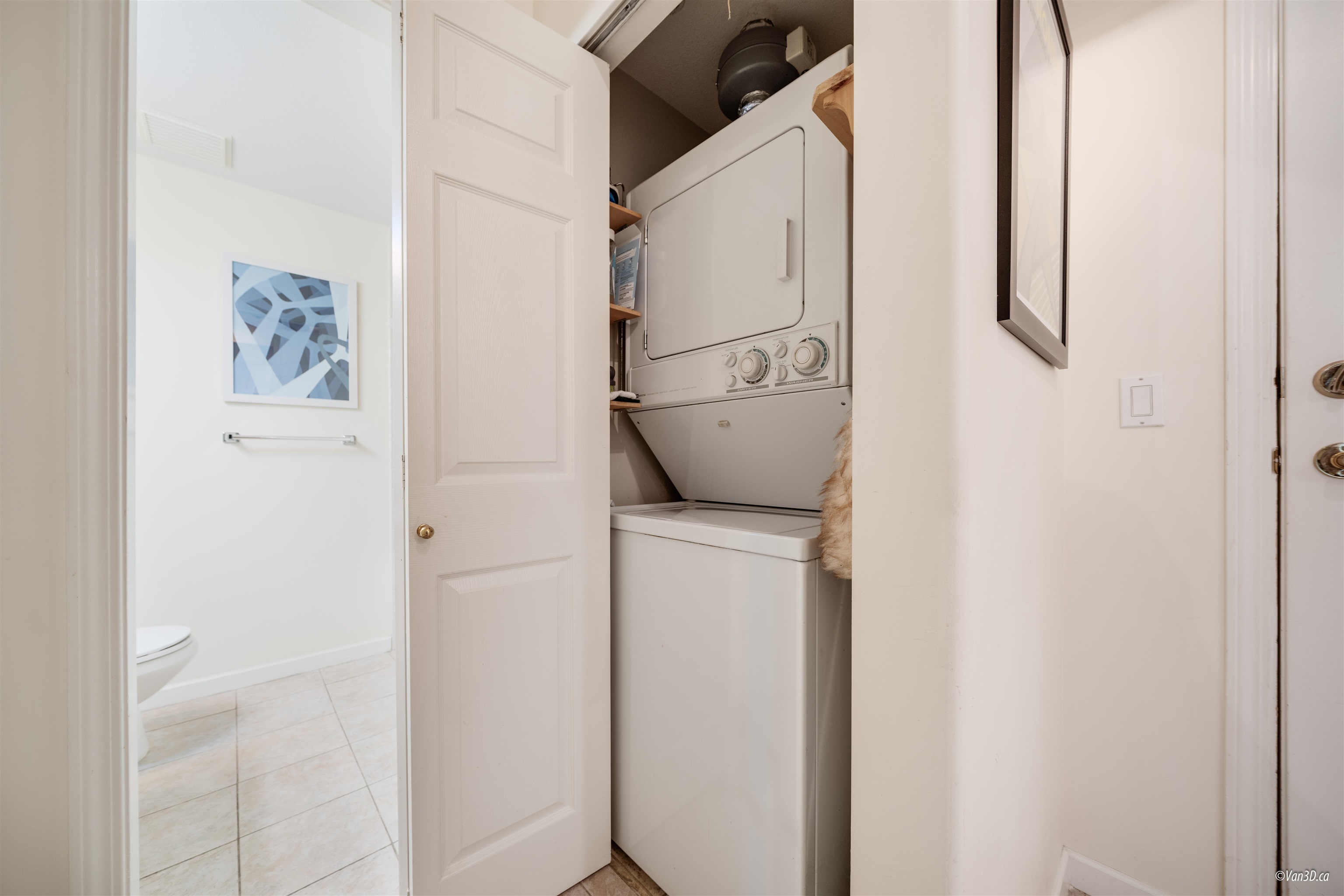 Listing image of 416 3608 DEERCREST DRIVE