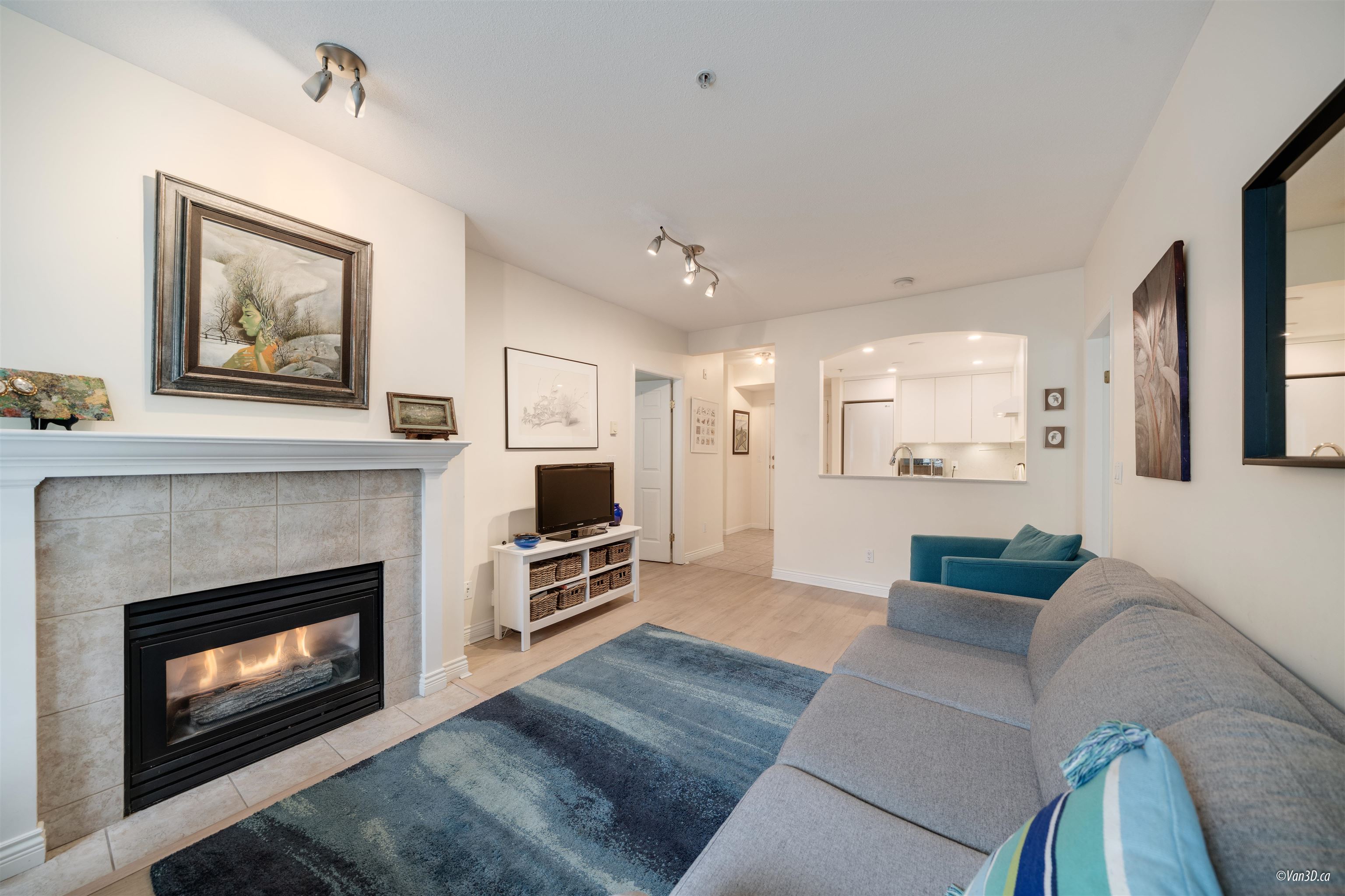 Listing image of 416 3608 DEERCREST DRIVE