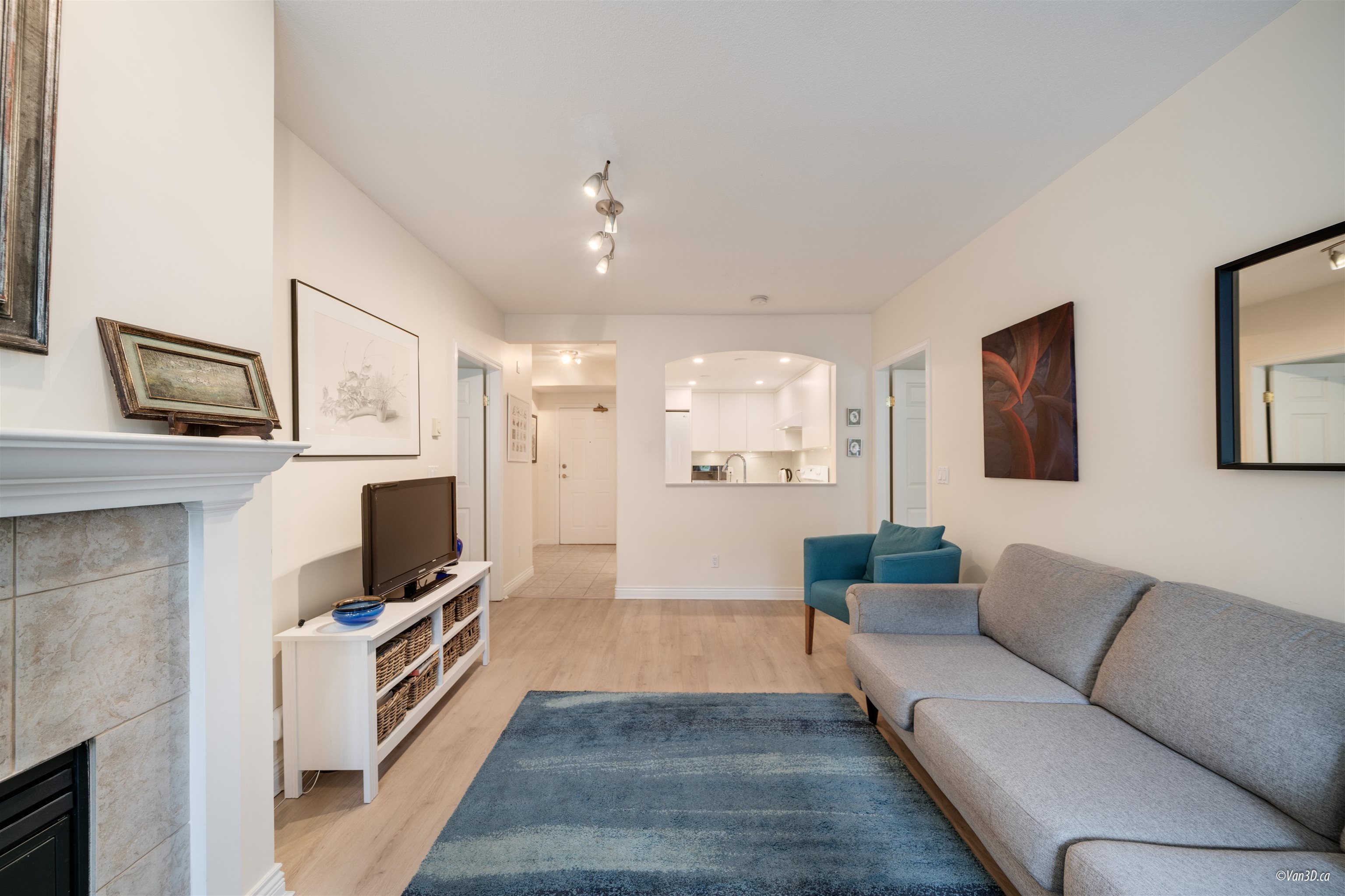 Listing image of 416 3608 DEERCREST DRIVE