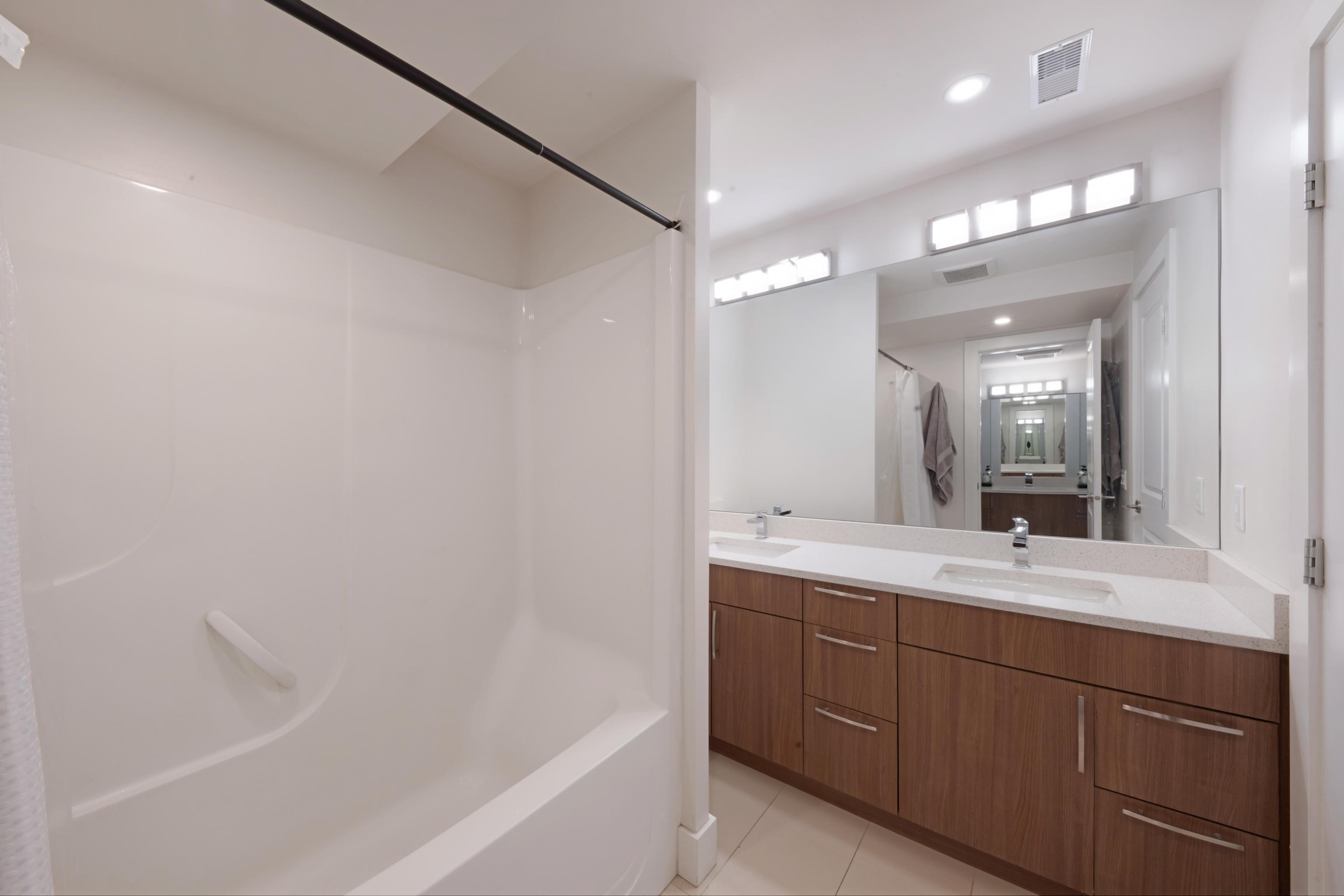 Listing image of 799 GRANTHAM PLACE