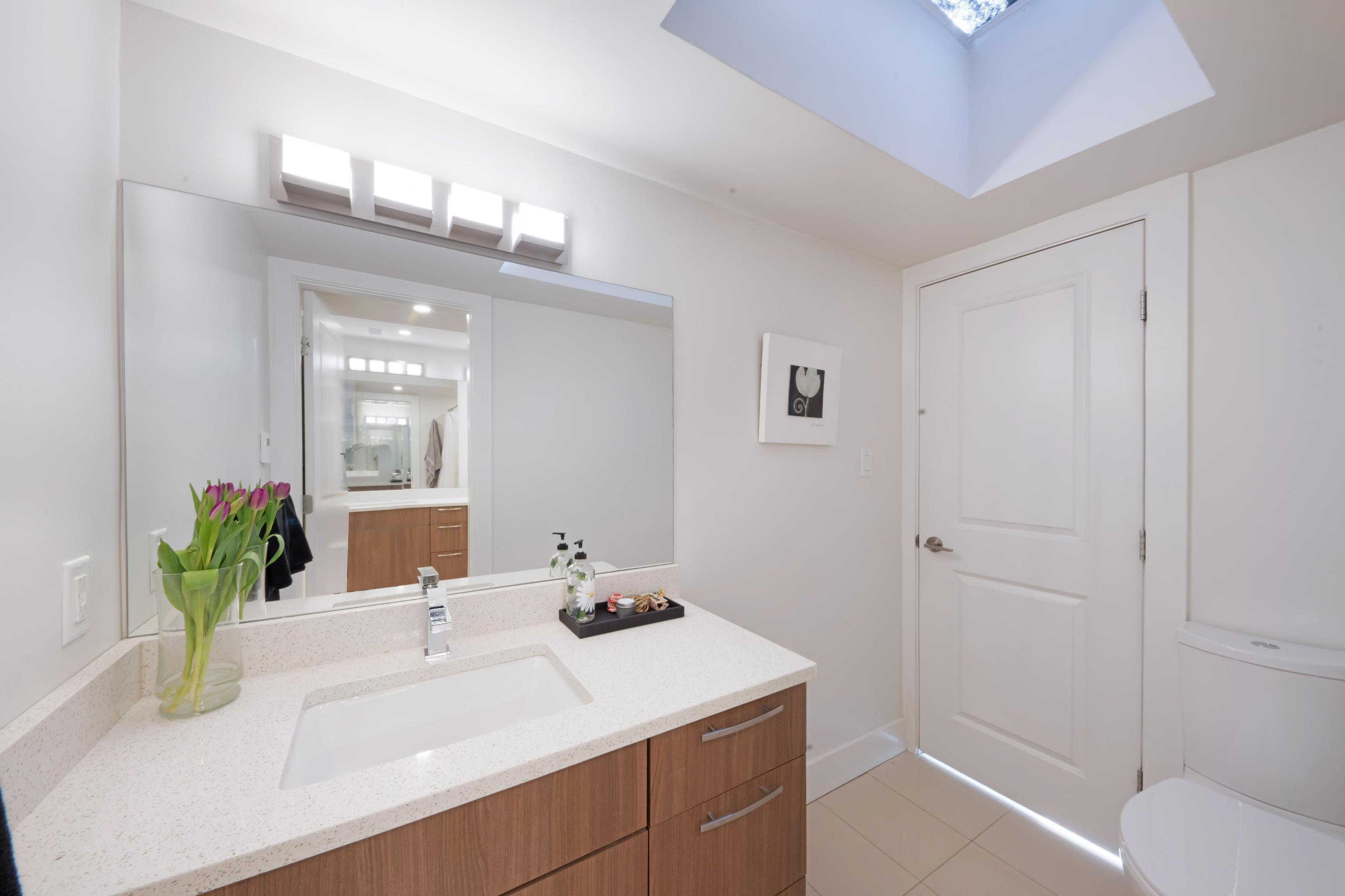 Listing image of 799 GRANTHAM PLACE