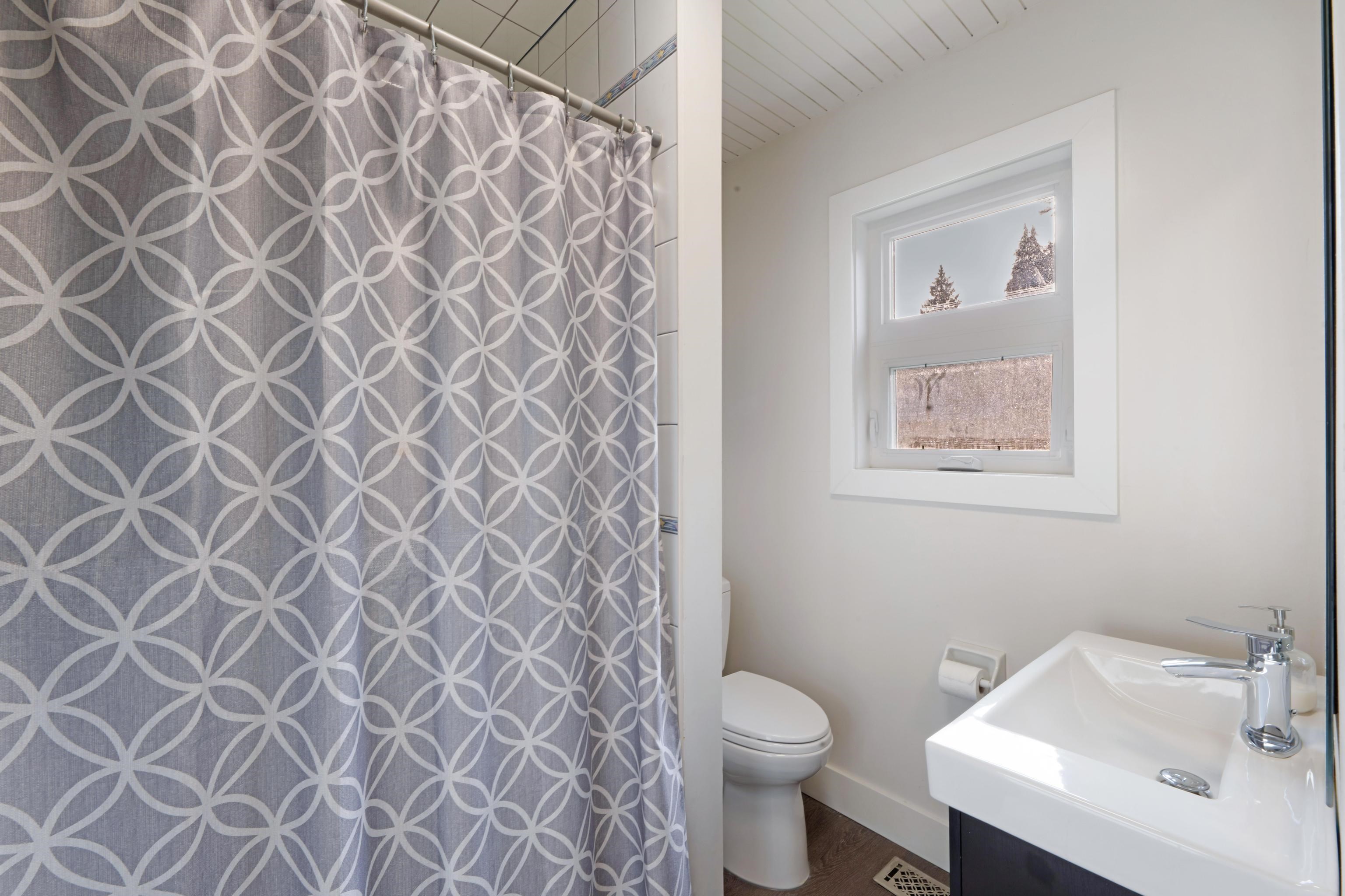 Listing image of 799 GRANTHAM PLACE