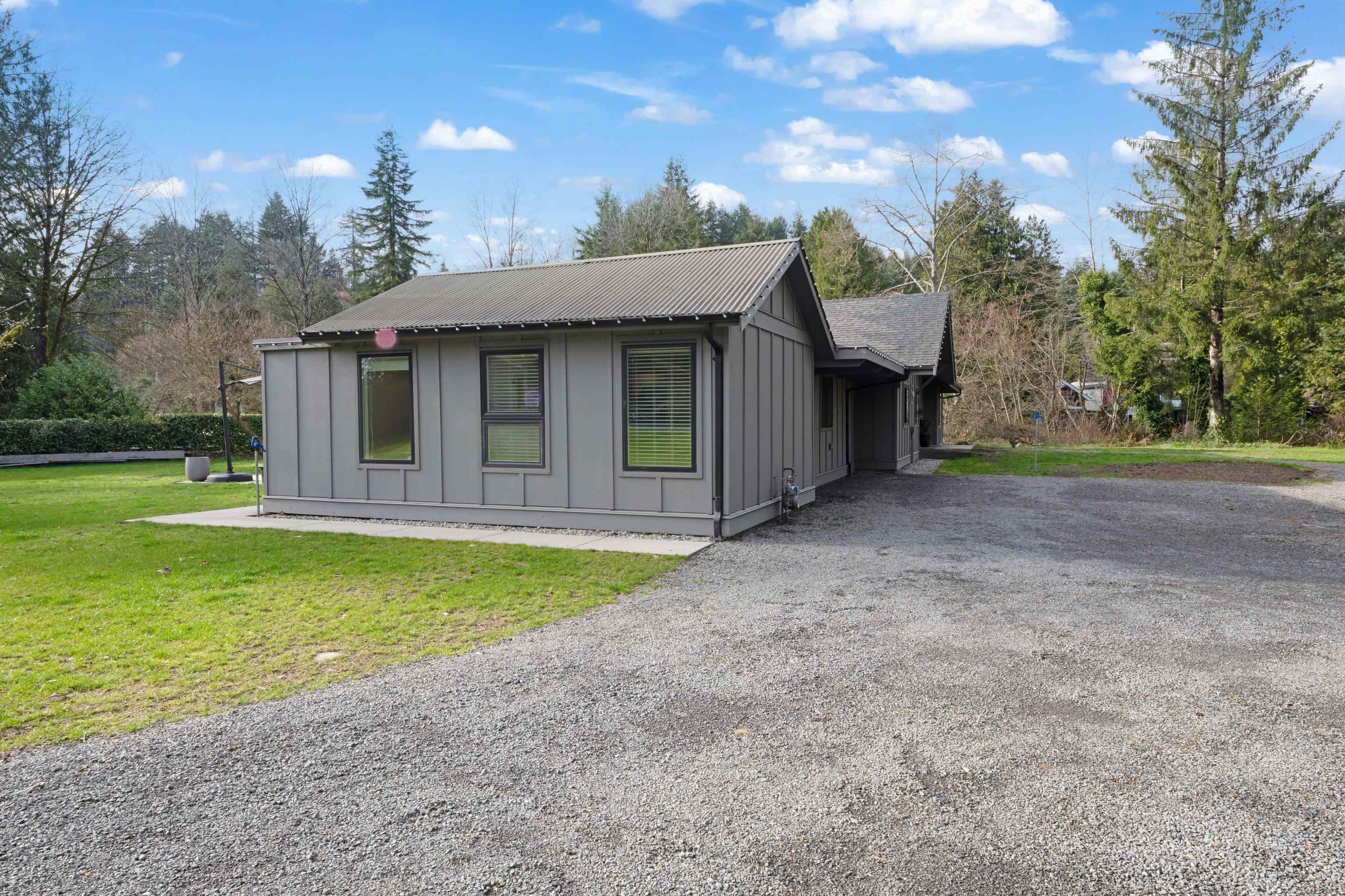 Listing image of 799 GRANTHAM PLACE