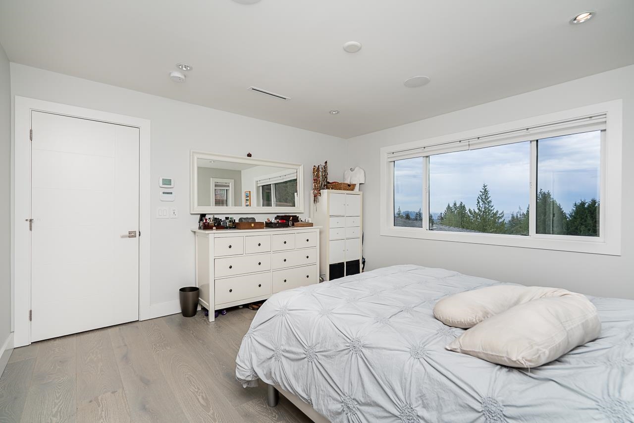 Listing image of 4365 MOUNTAIN HIGHWAY