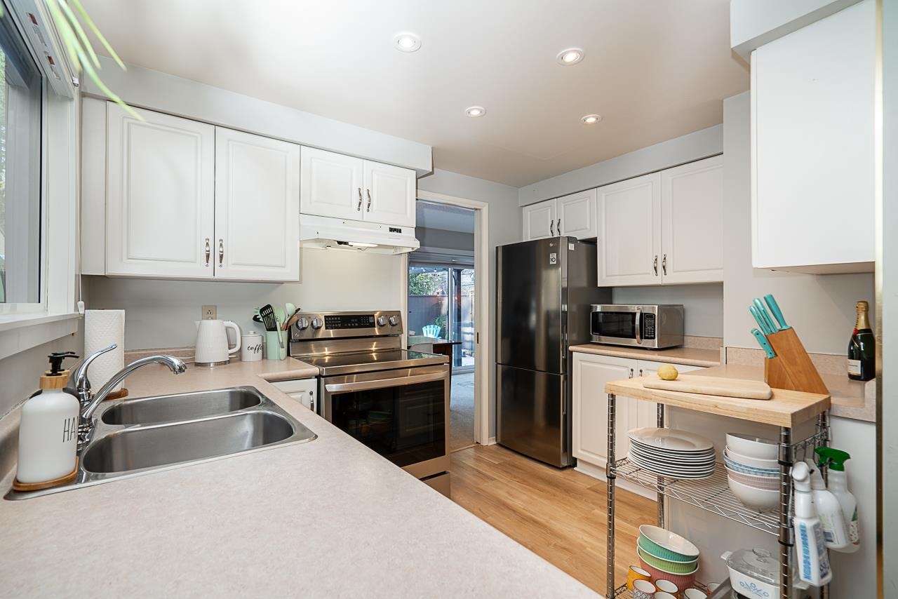 Listing image of 1041 HERITAGE BOULEVARD