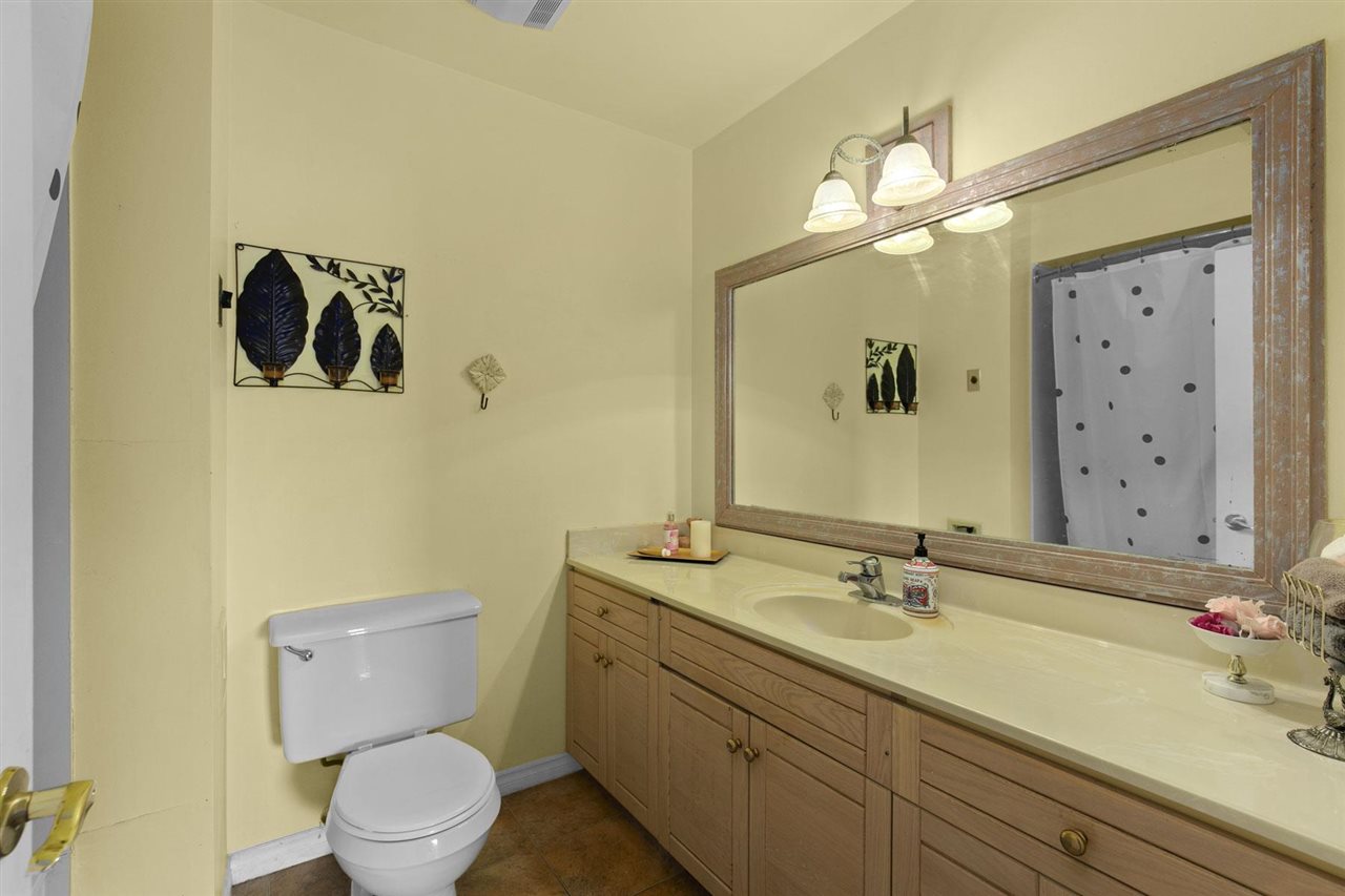 Listing image of 556 BALLANTREE ROAD